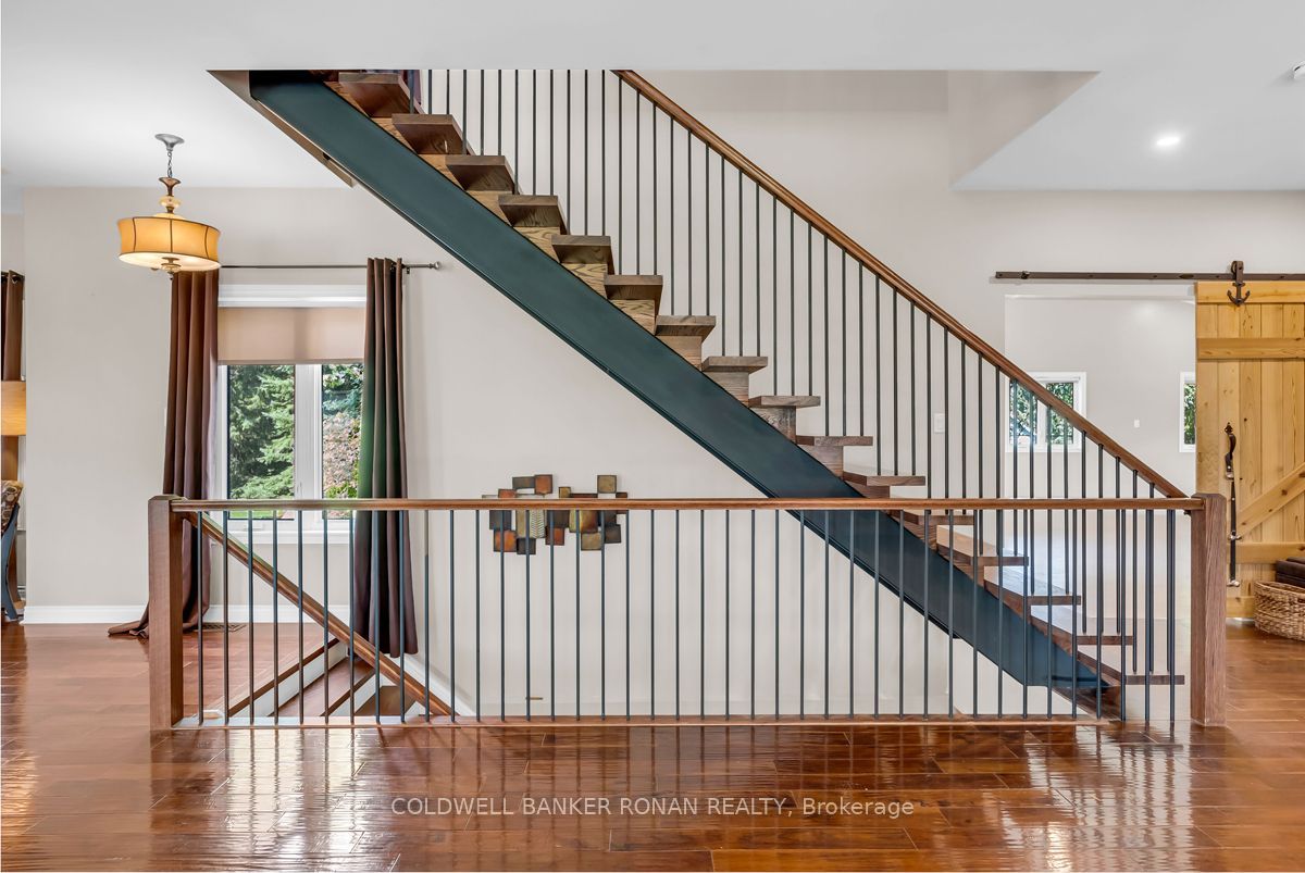 5354 3rd Line Property Photo 18