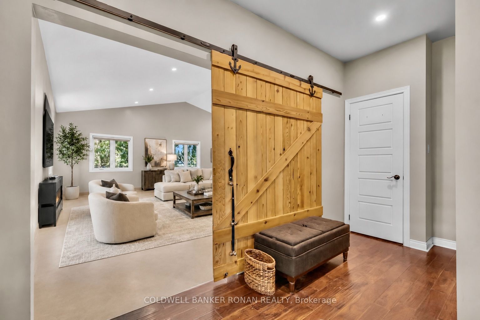 5354 3rd Line Property Photo 19