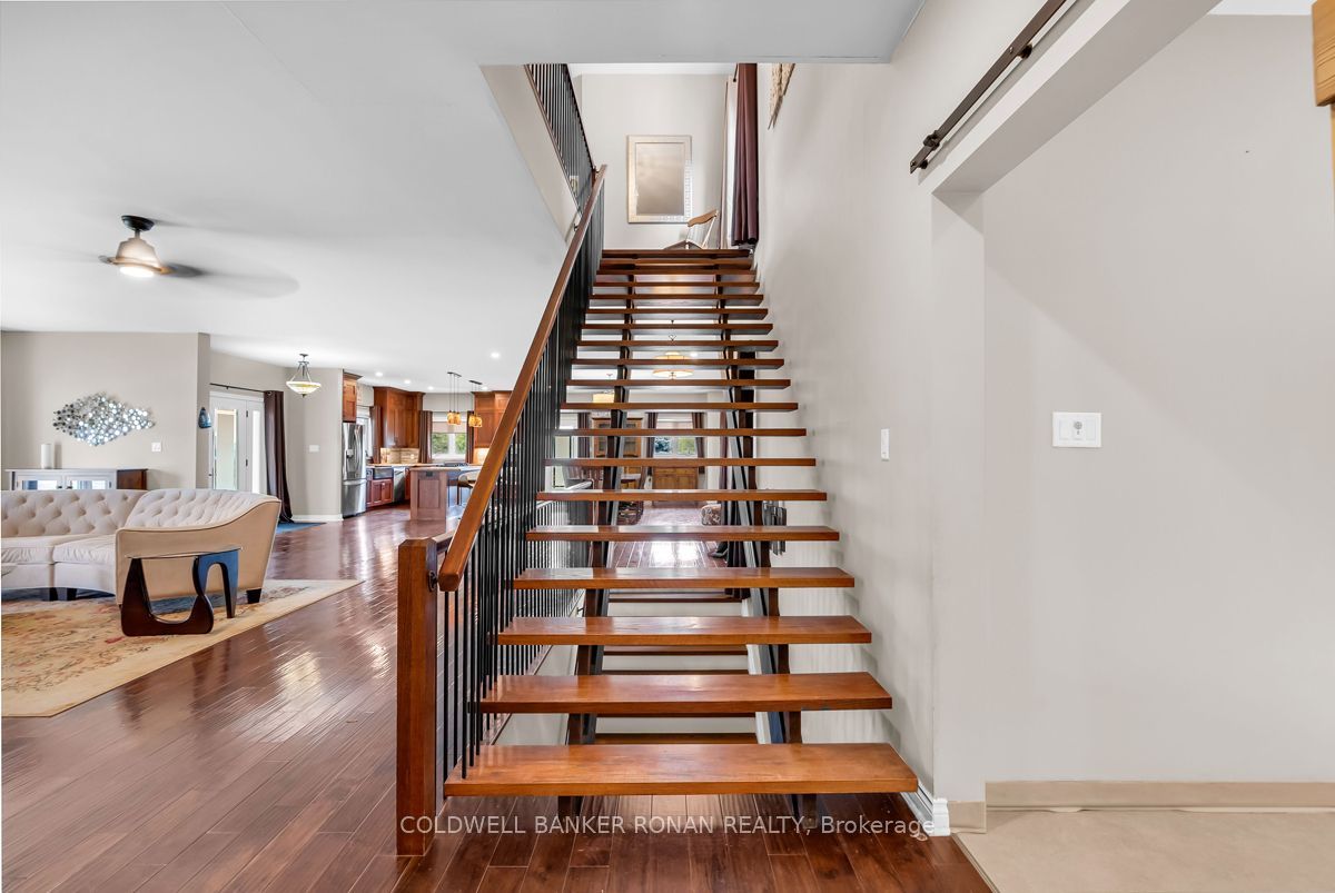 5354 3rd Line Property Photo 22