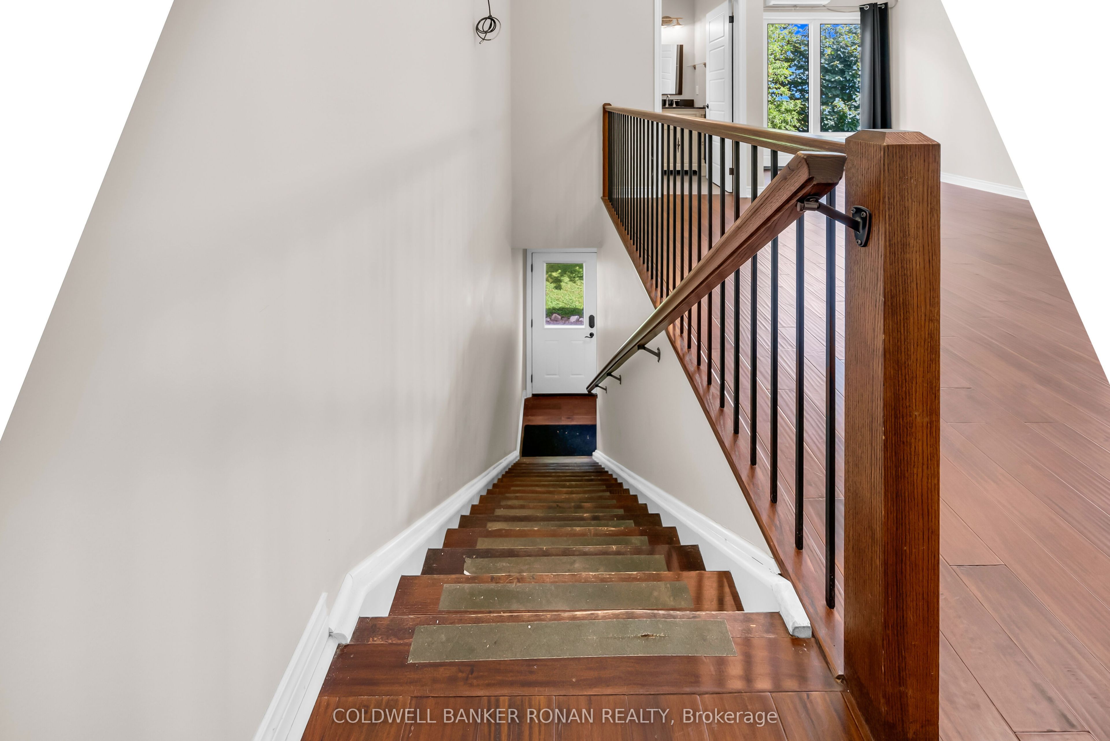 5354 3rd Line Property Photo 35
