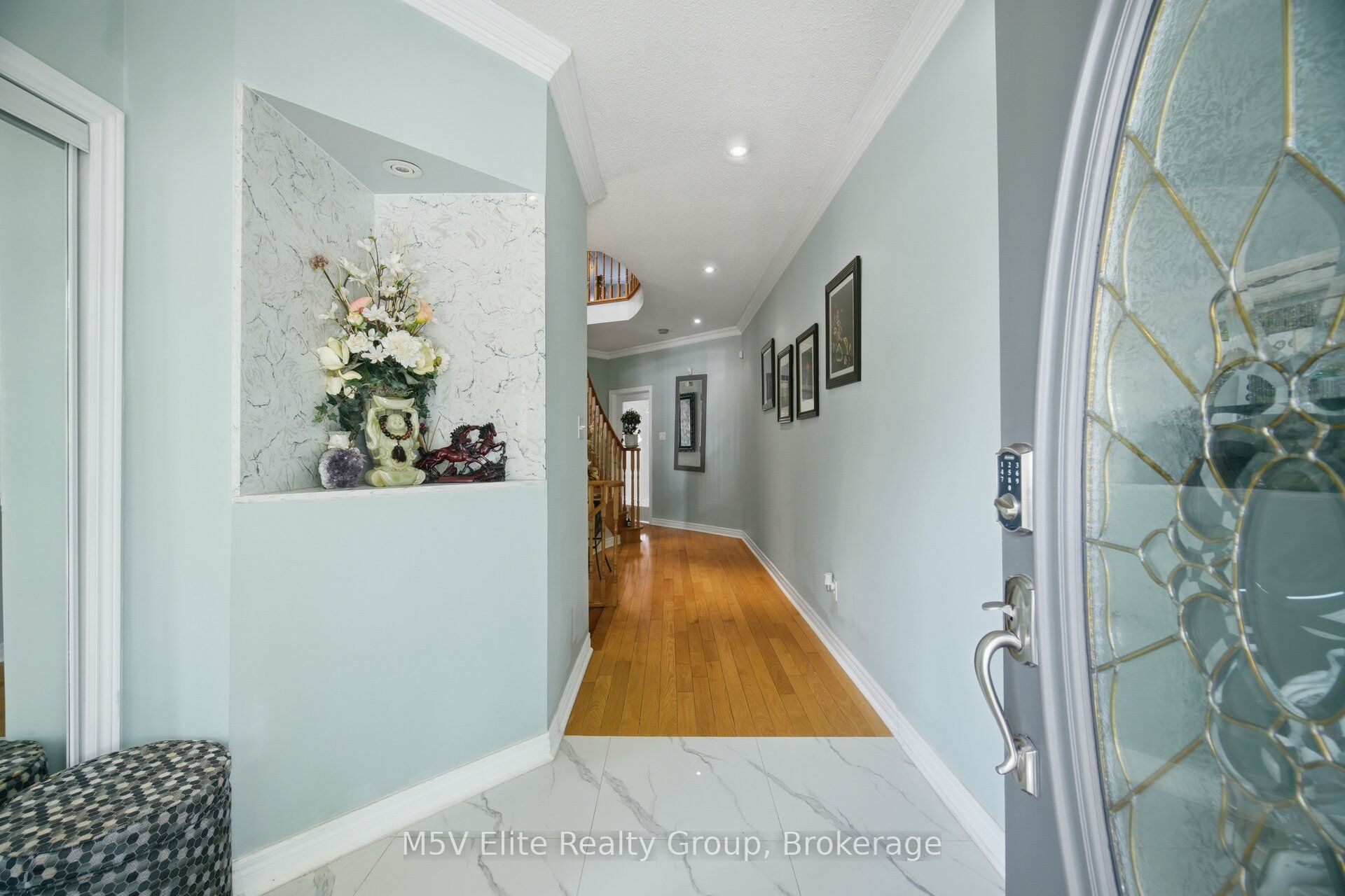 168 Sail Crescent Property Photo 6