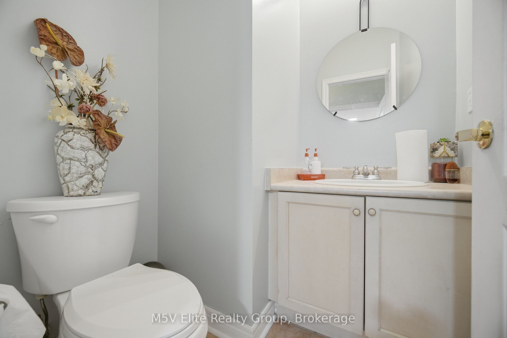 168 Sail Crescent Property Photo 12