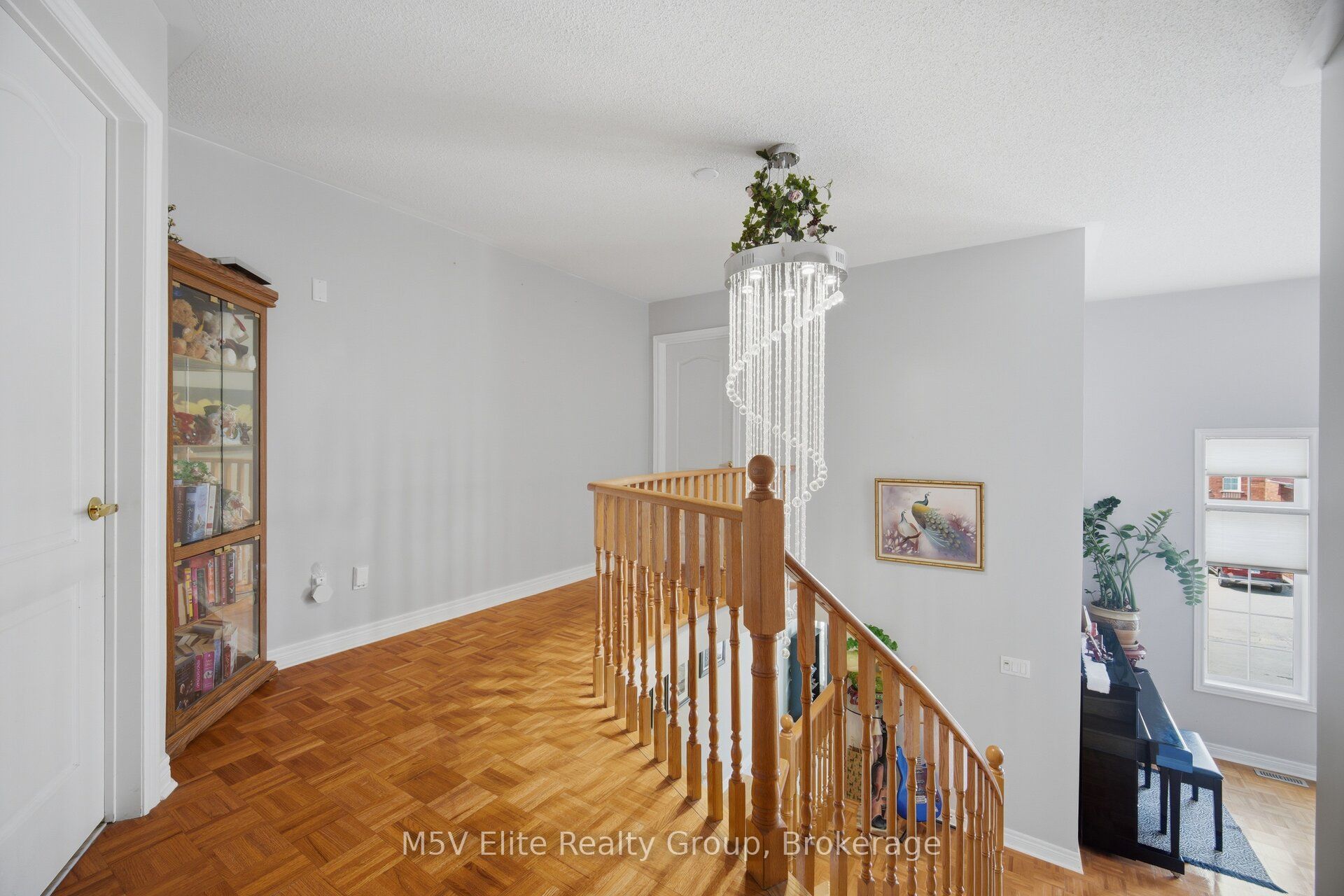 168 Sail Crescent Property Photo 16