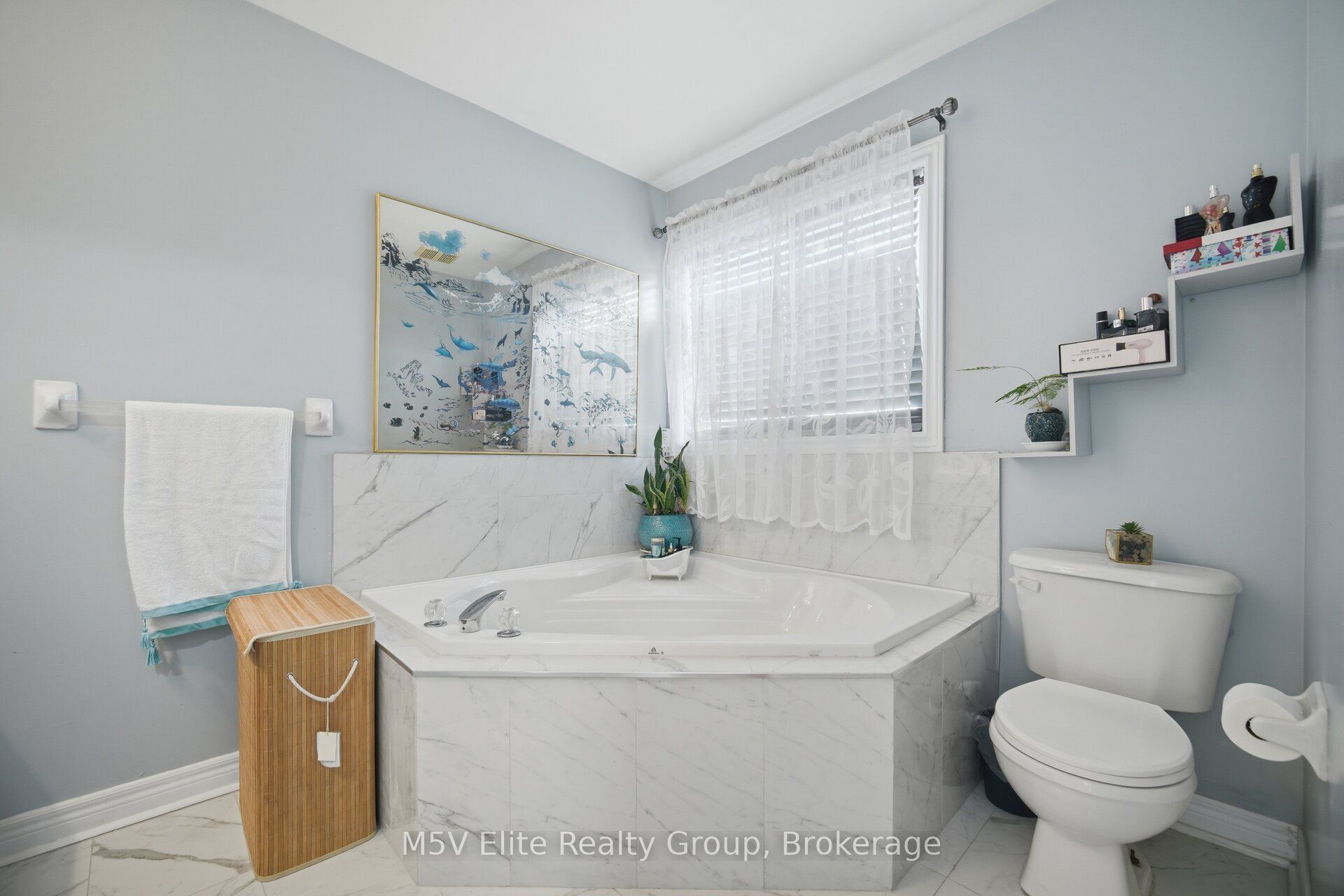 168 Sail Crescent Property Photo 19