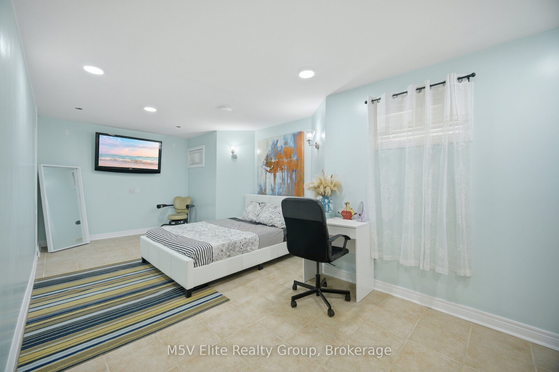 168 Sail Crescent Property Photo 33