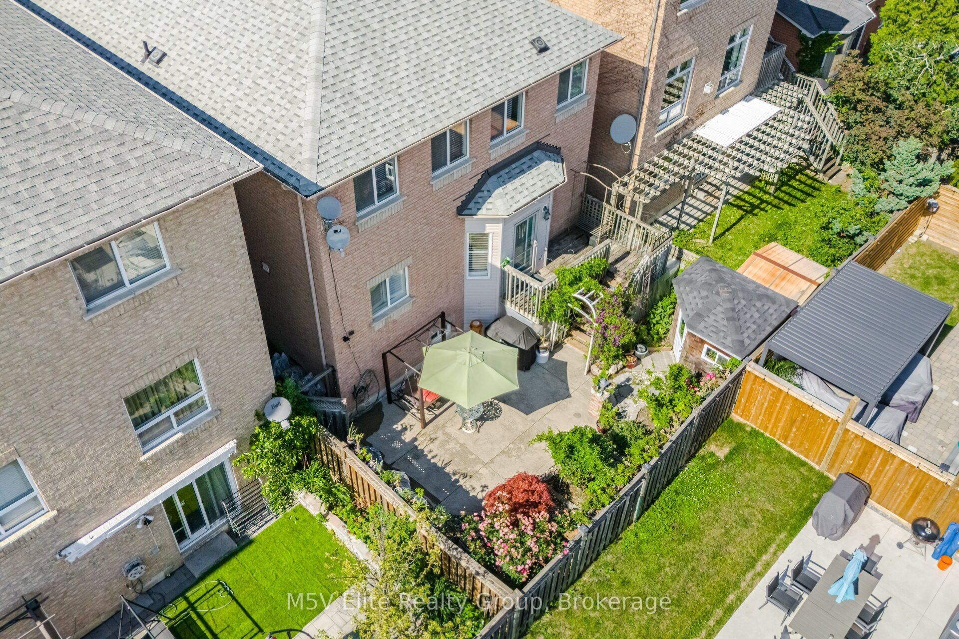 168 Sail Crescent Property Photo 42