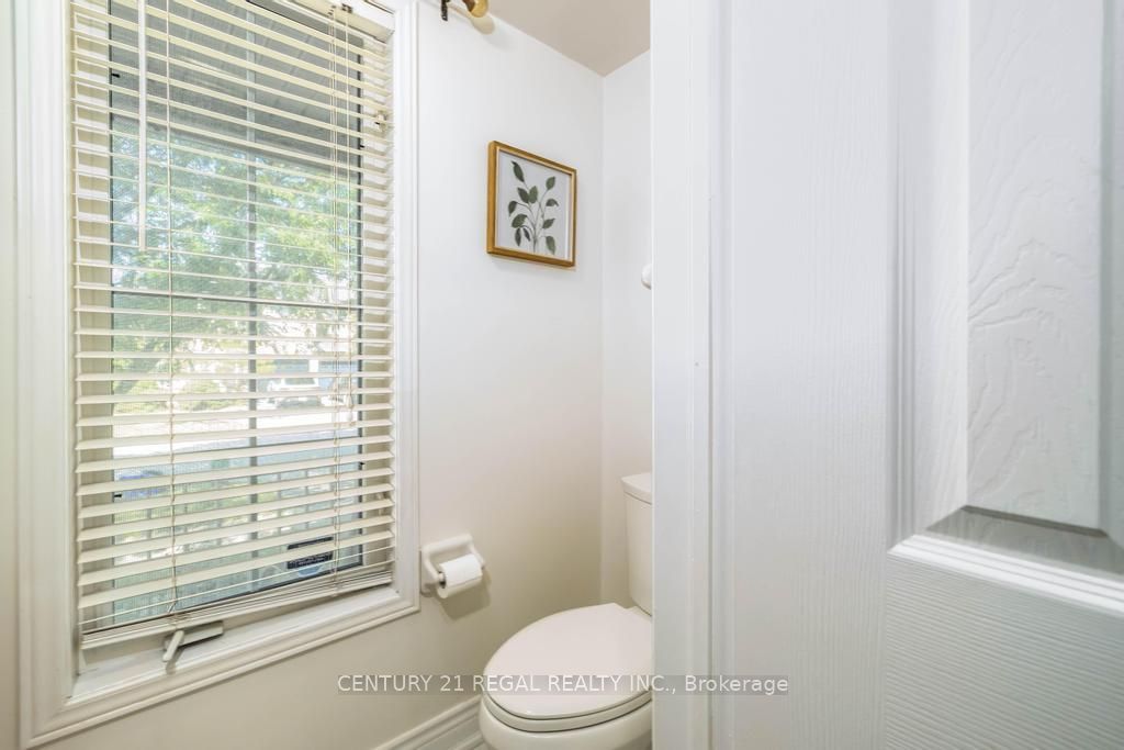 43 Waterton Crescent Property Photo 5