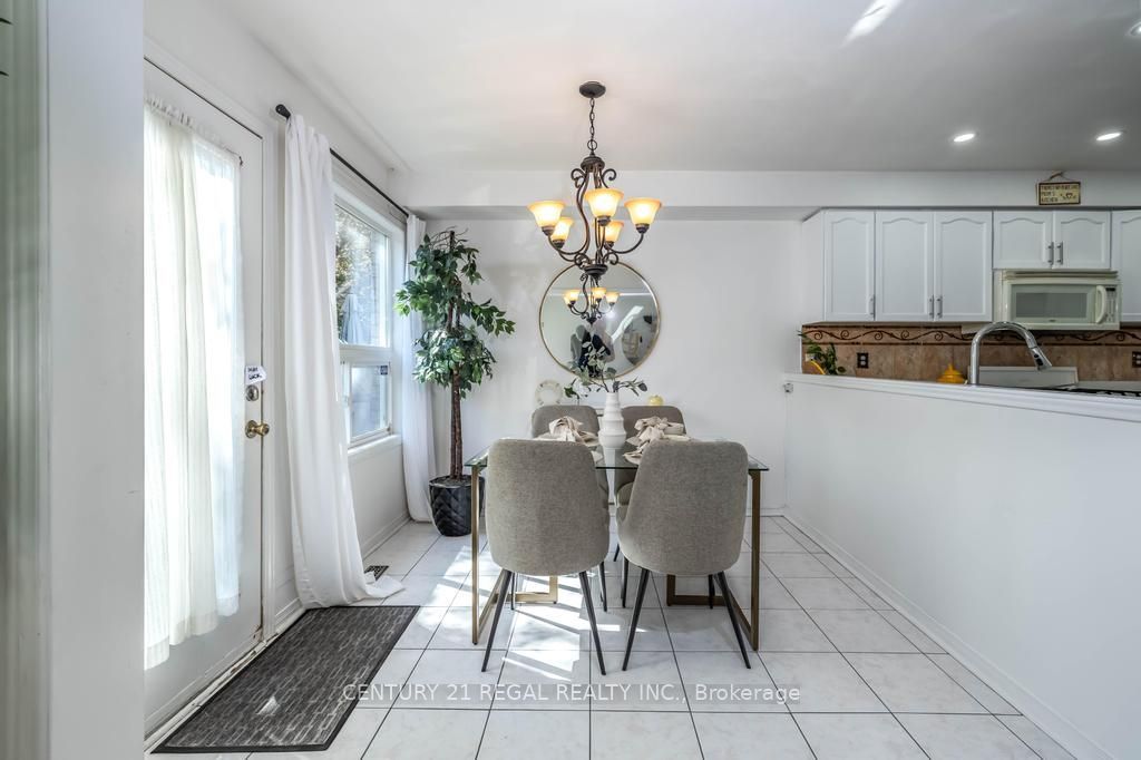43 Waterton Crescent Property Photo 14