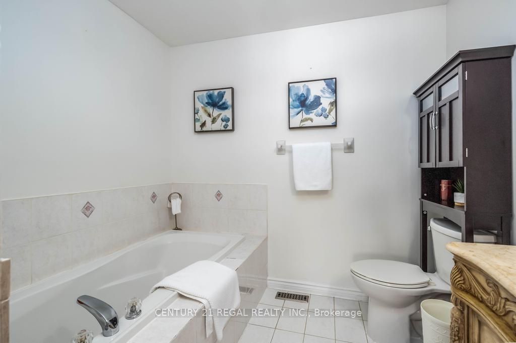 43 Waterton Crescent Property Photo 22