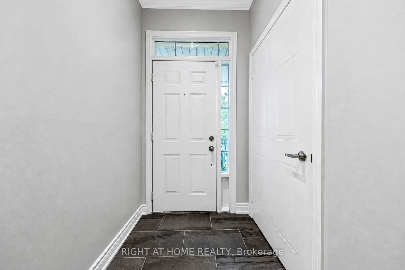 23 Observatory Lane 204 Property Photo 2