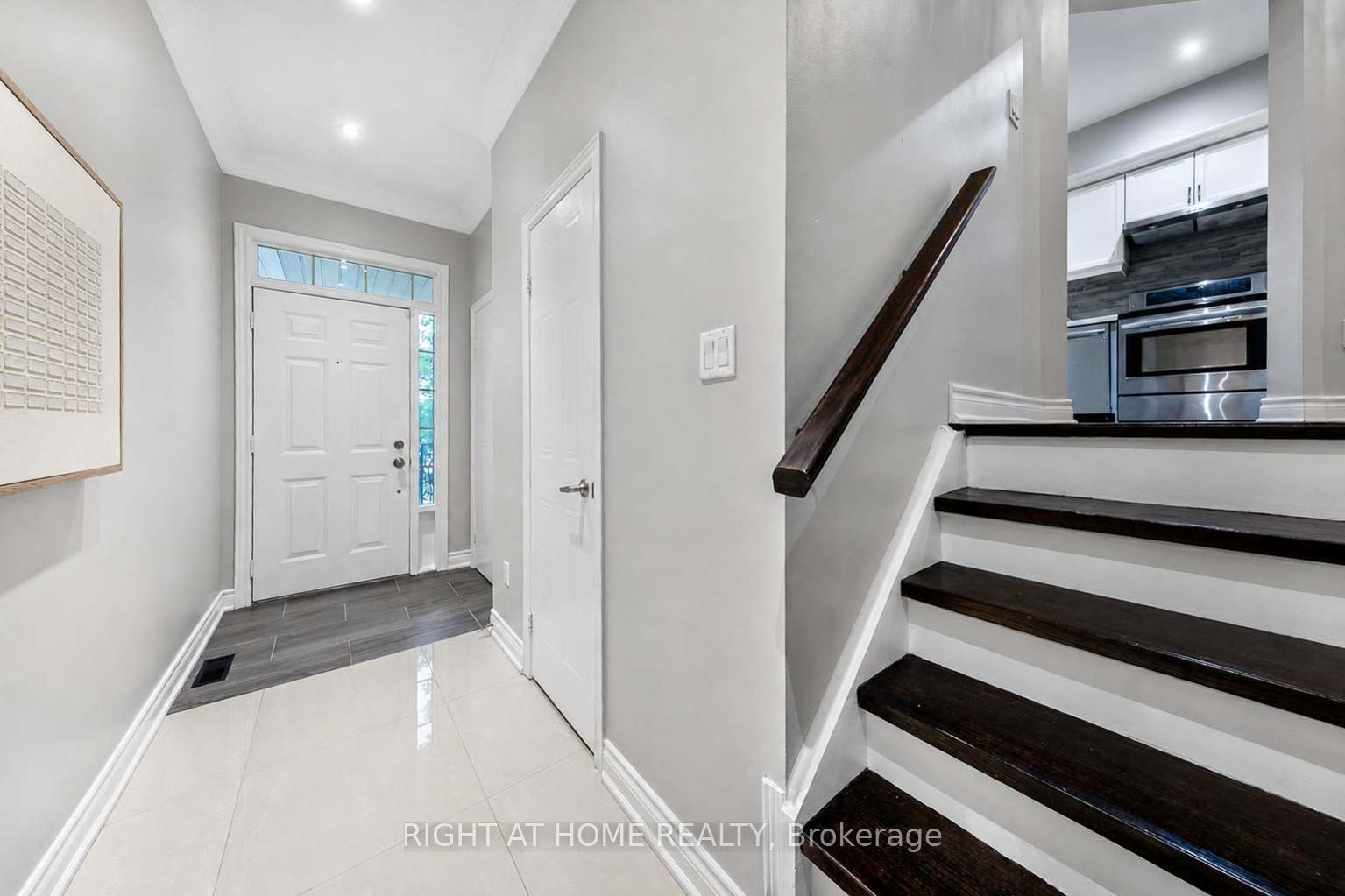 23 Observatory Lane 204 Property Photo 4