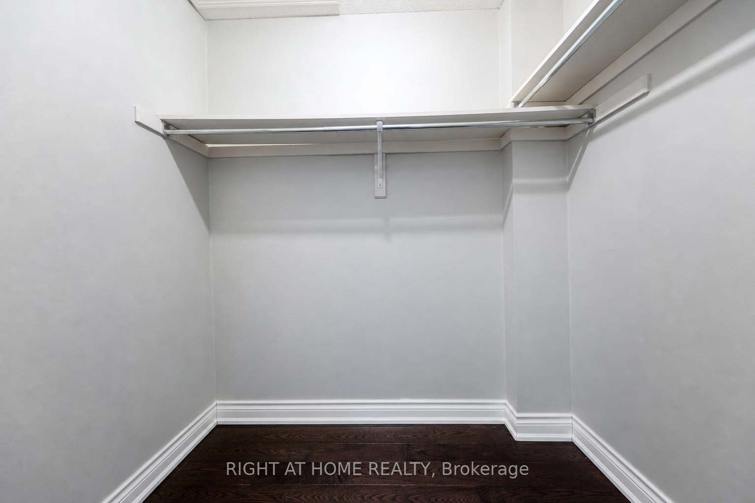 23 Observatory Lane 204 Property Photo 27