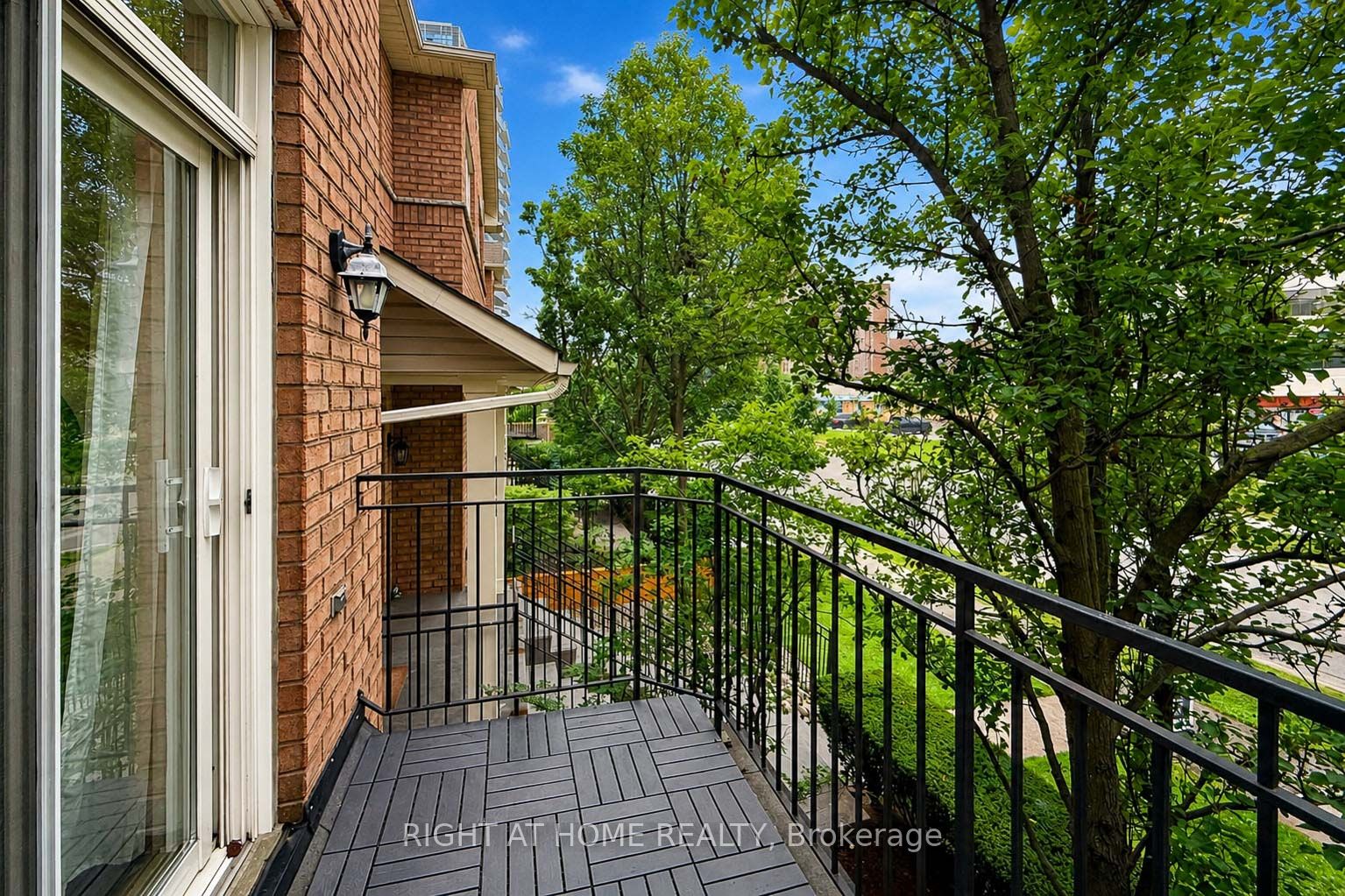 23 Observatory Lane 204 Property Photo 36