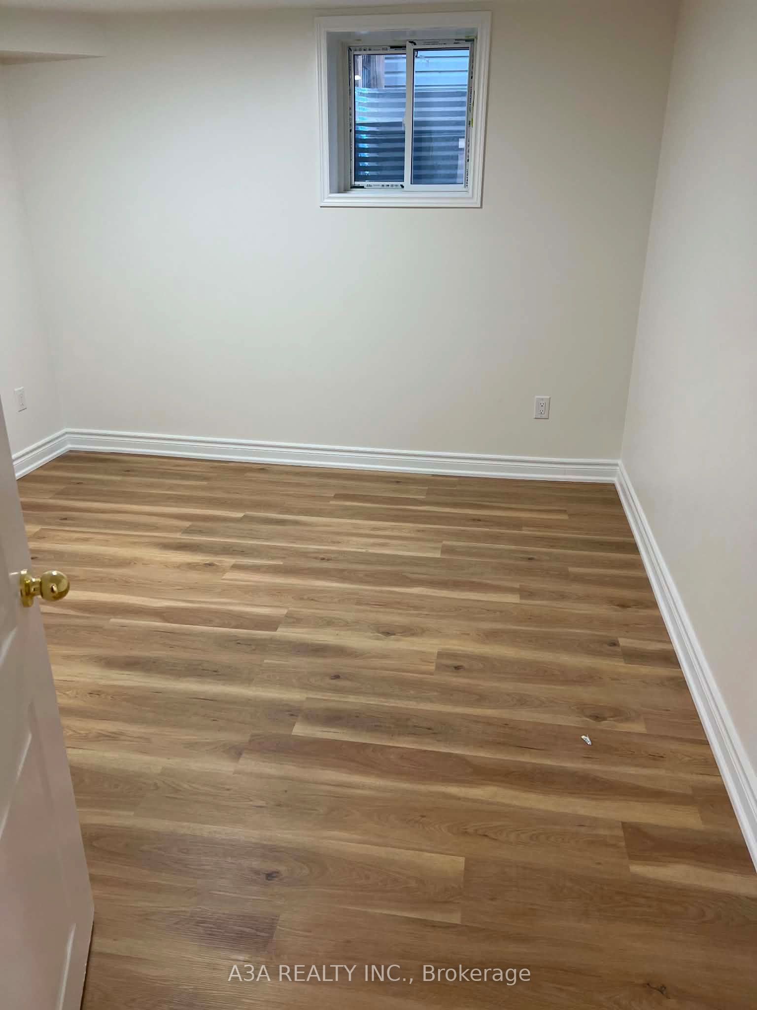 4 Bamburg Street Basement Property Photo 4