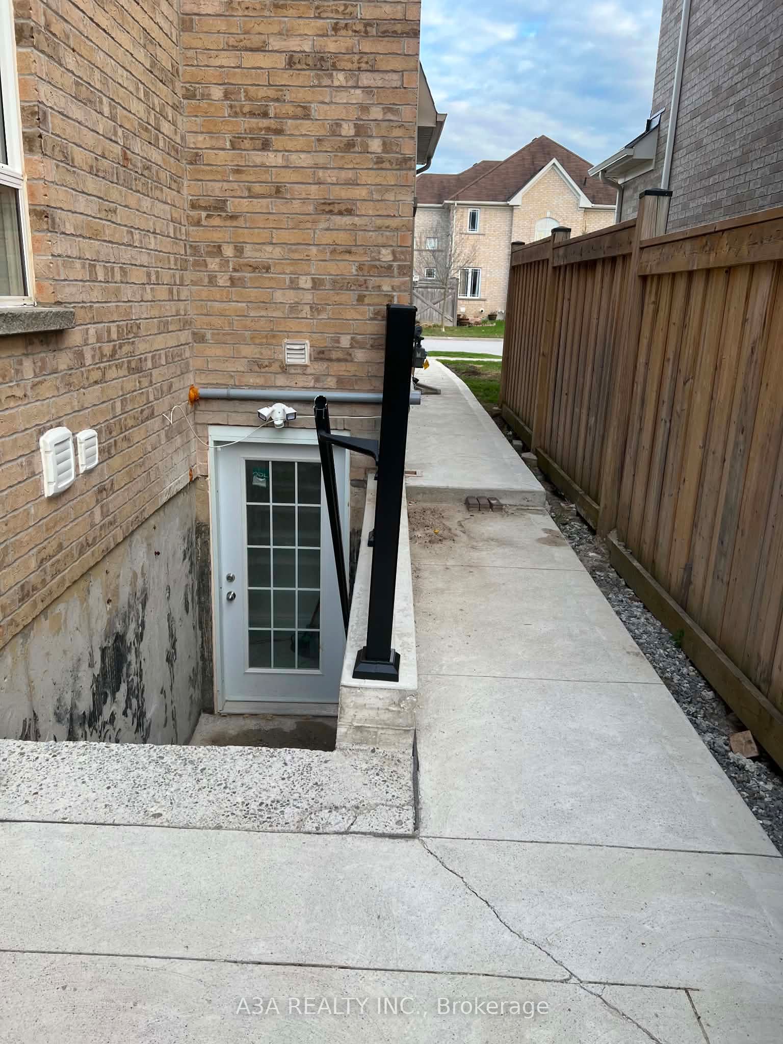 4 Bamburg Street Basement Property Photo 9