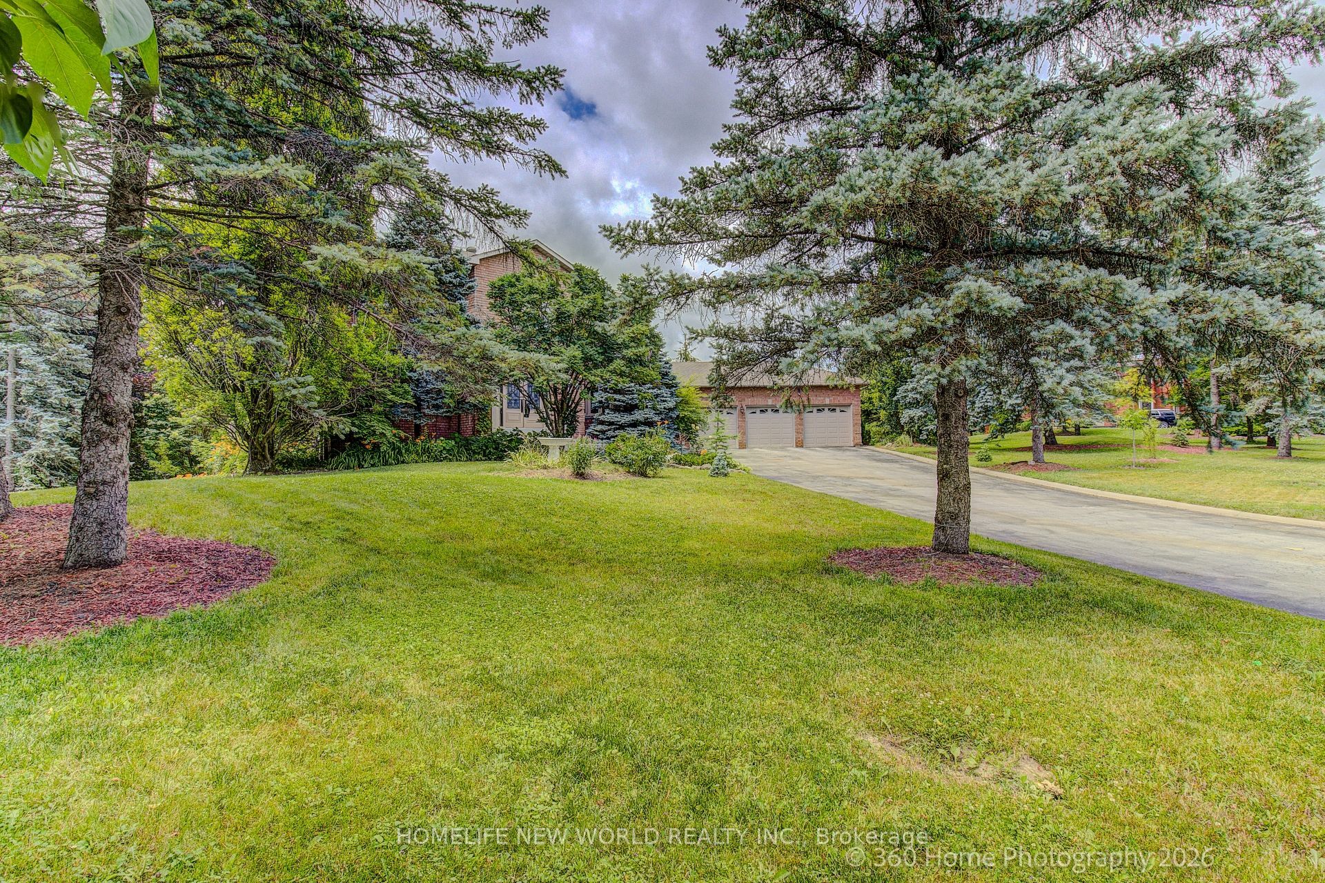 212 Burns Boulevard Property Photo 3