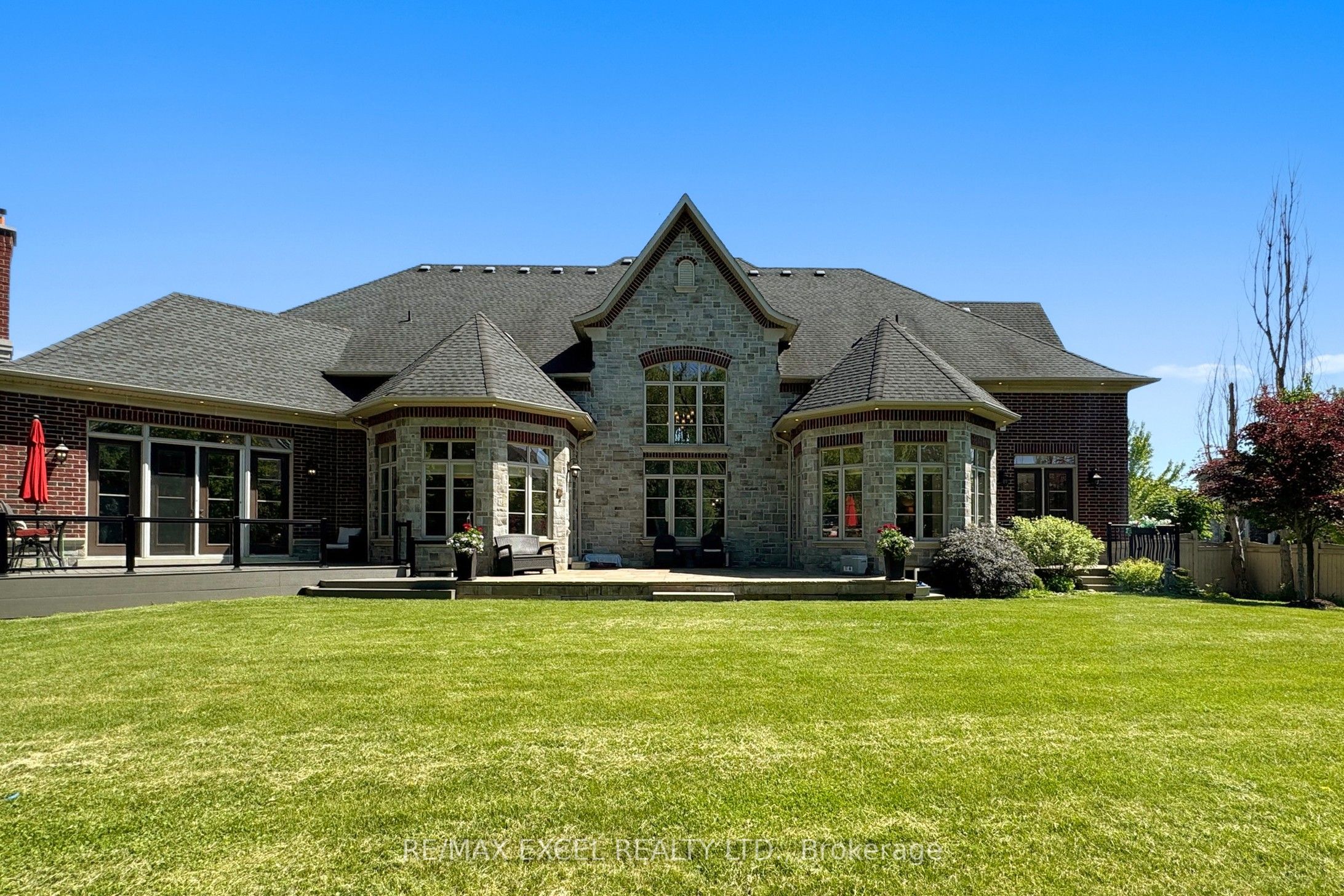 2 Beau Court Property Photo 34