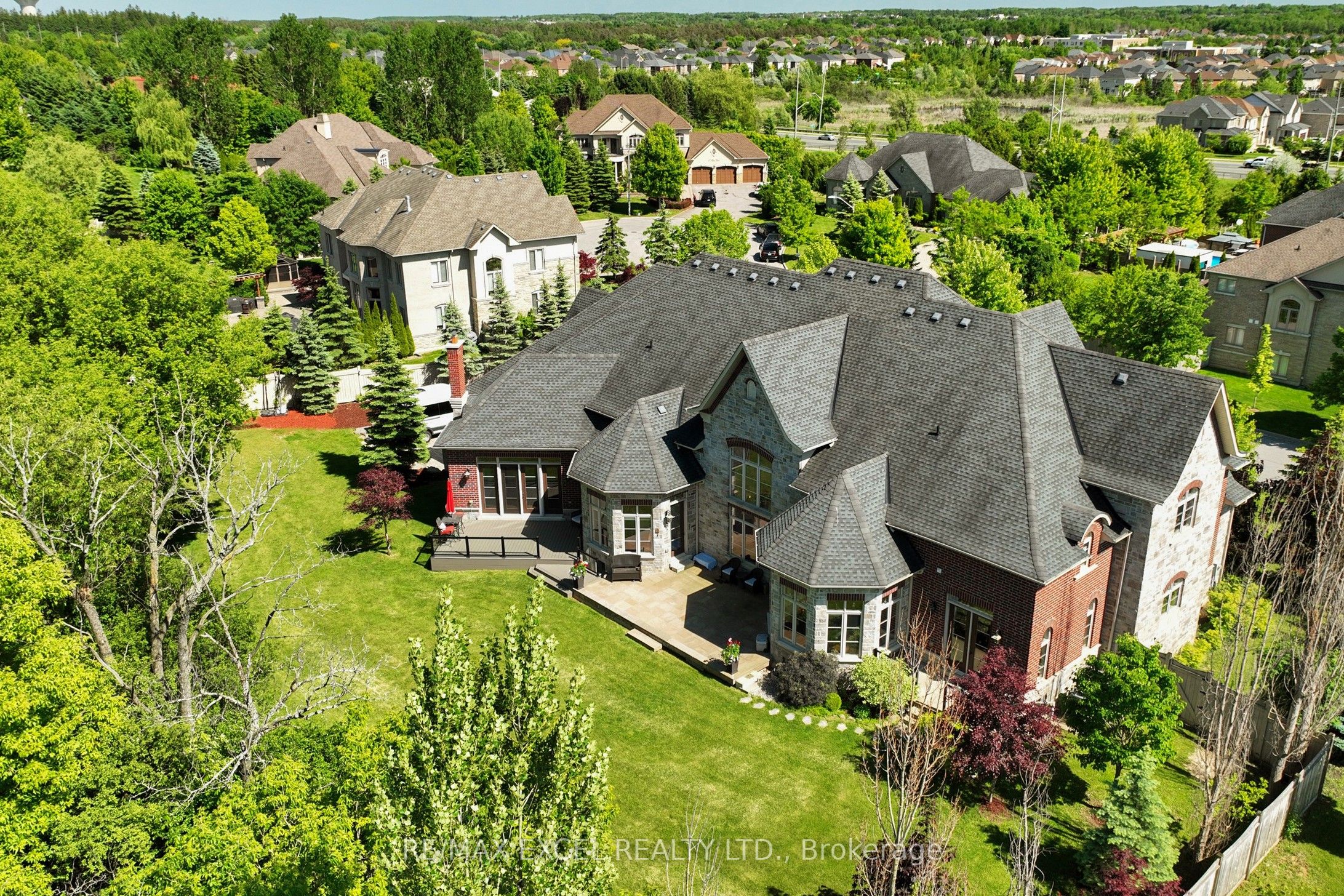 2 Beau Court Property Photo 38