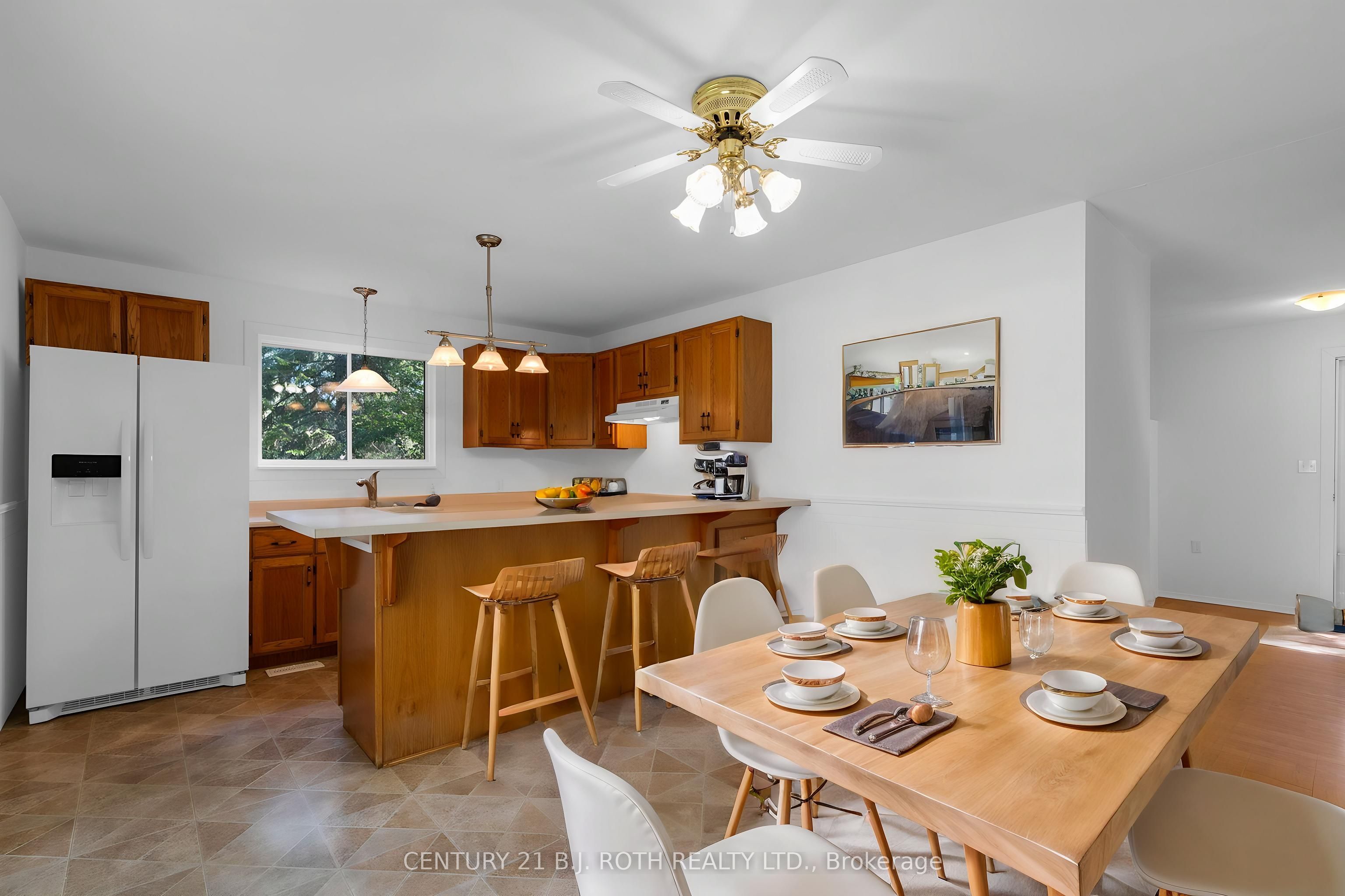 957 7th Line Property Photo 8