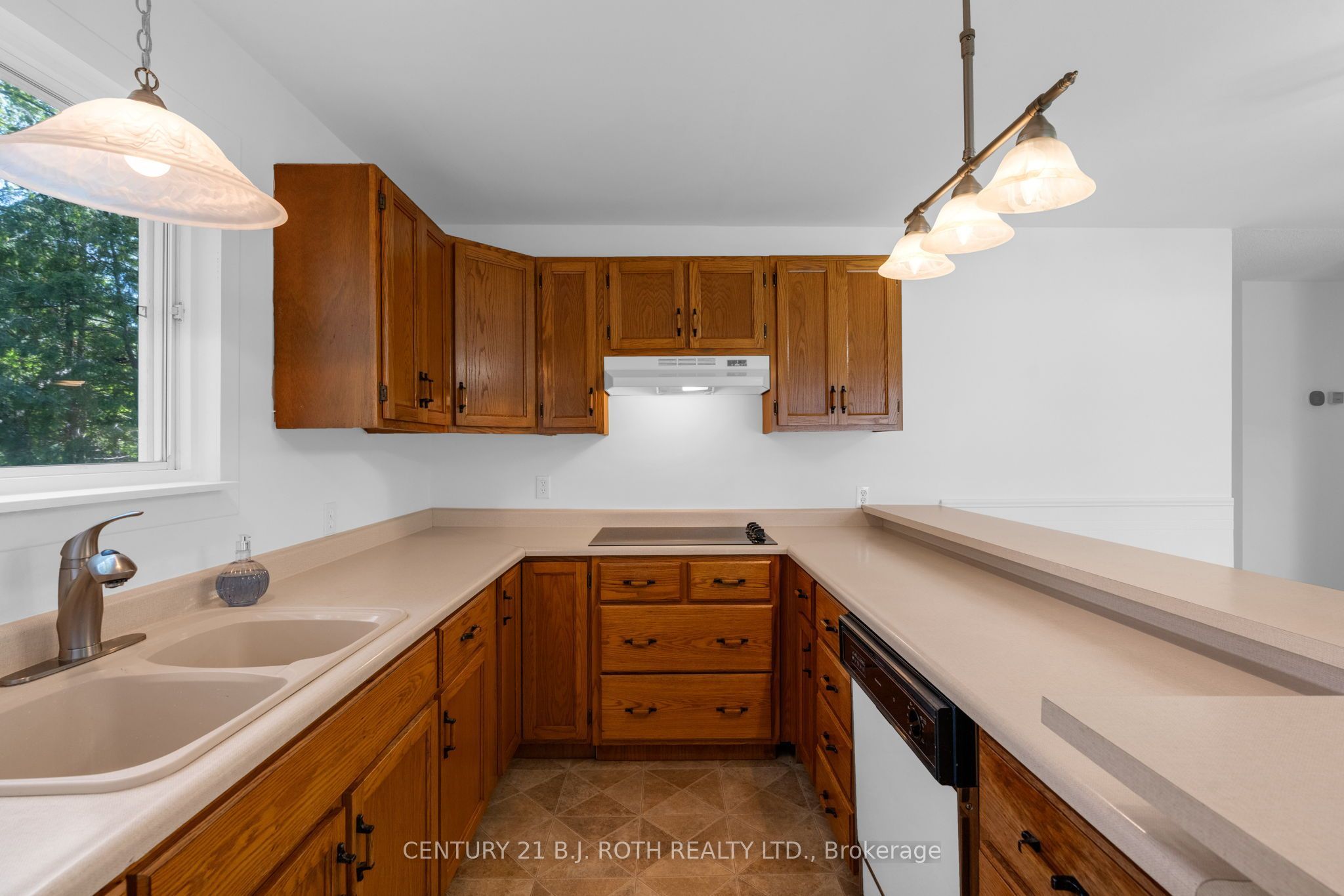 957 7th Line Property Photo 10