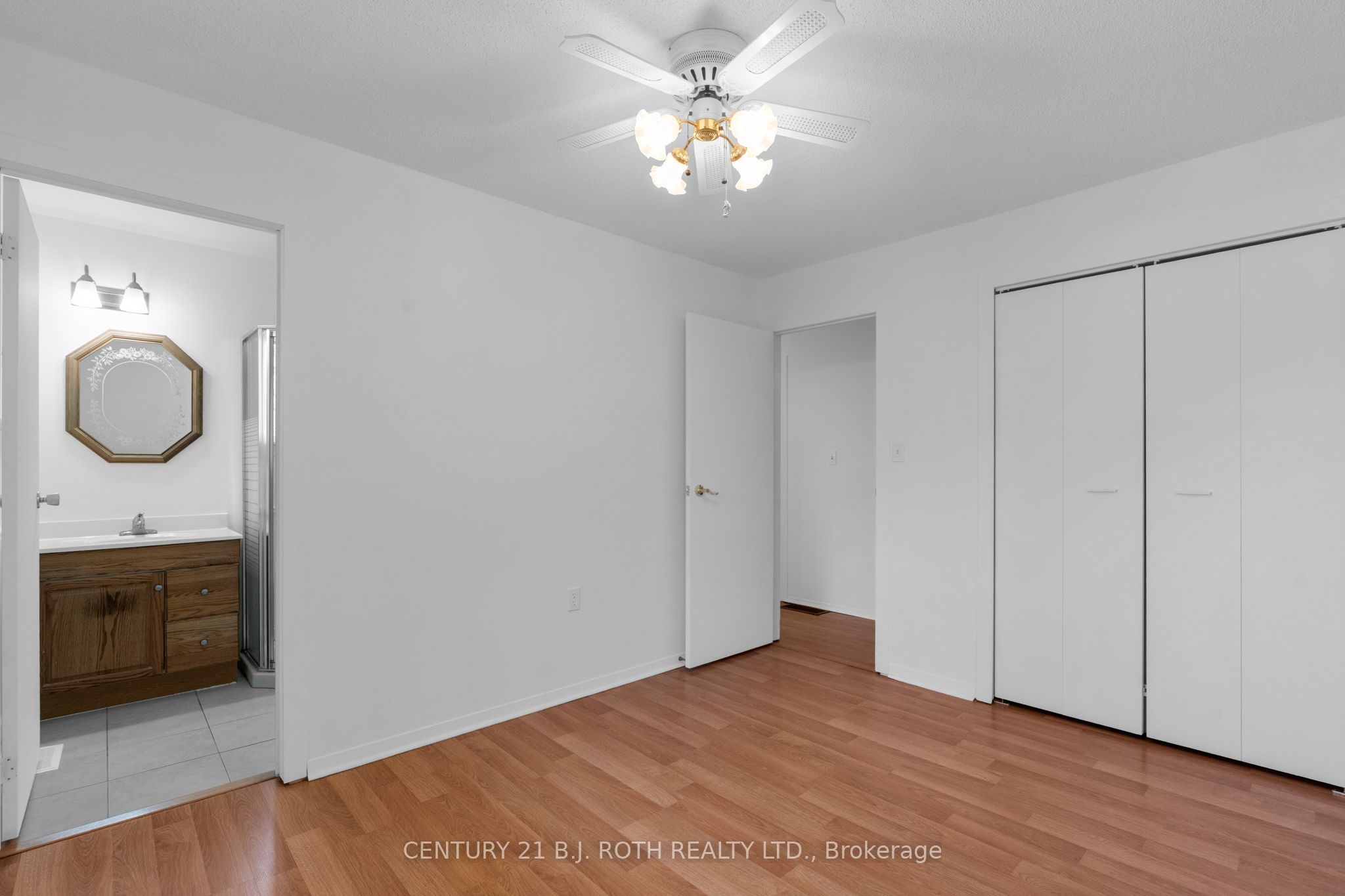 957 7th Line Property Photo 16