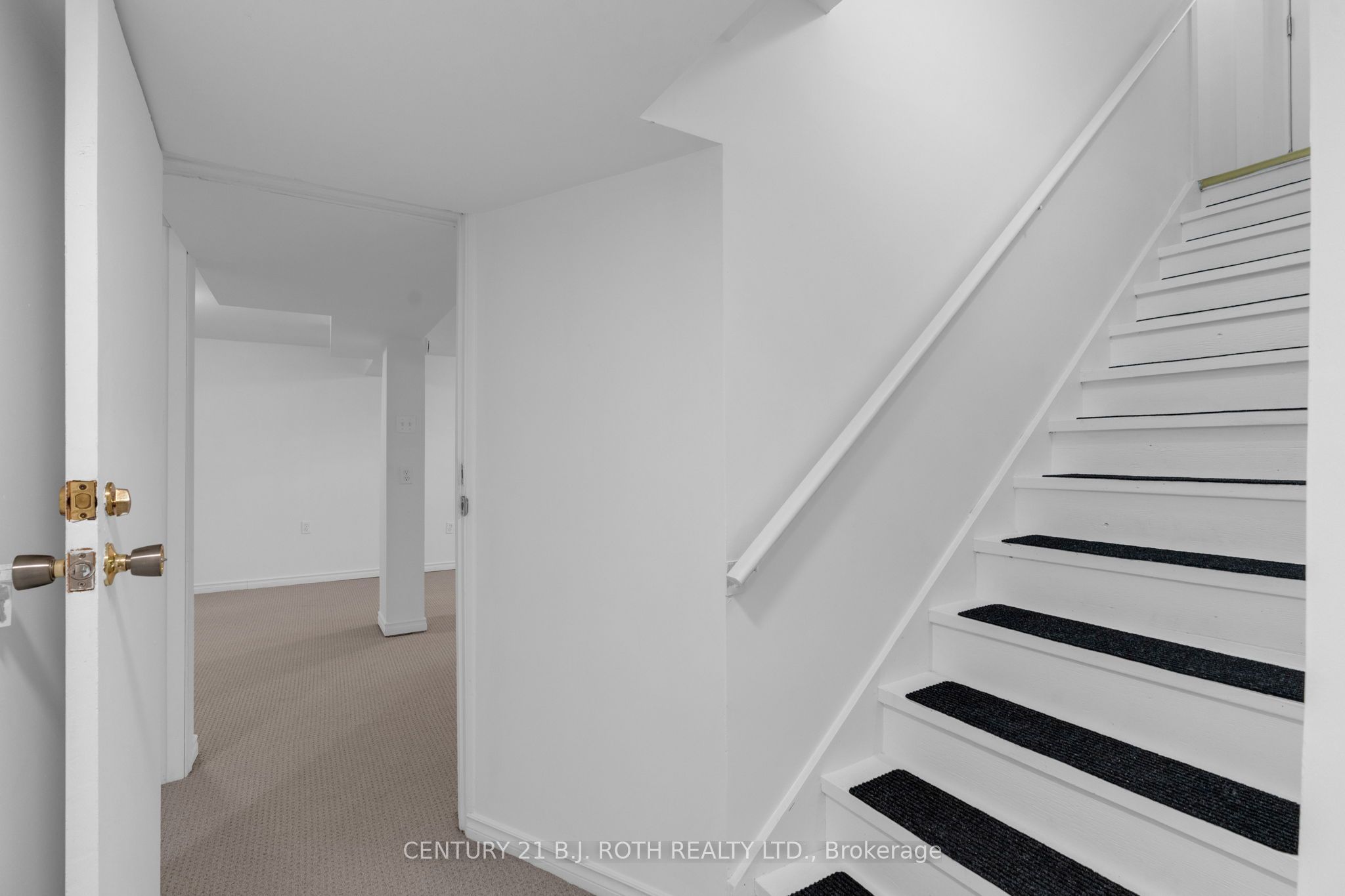 957 7th Line Property Photo 23
