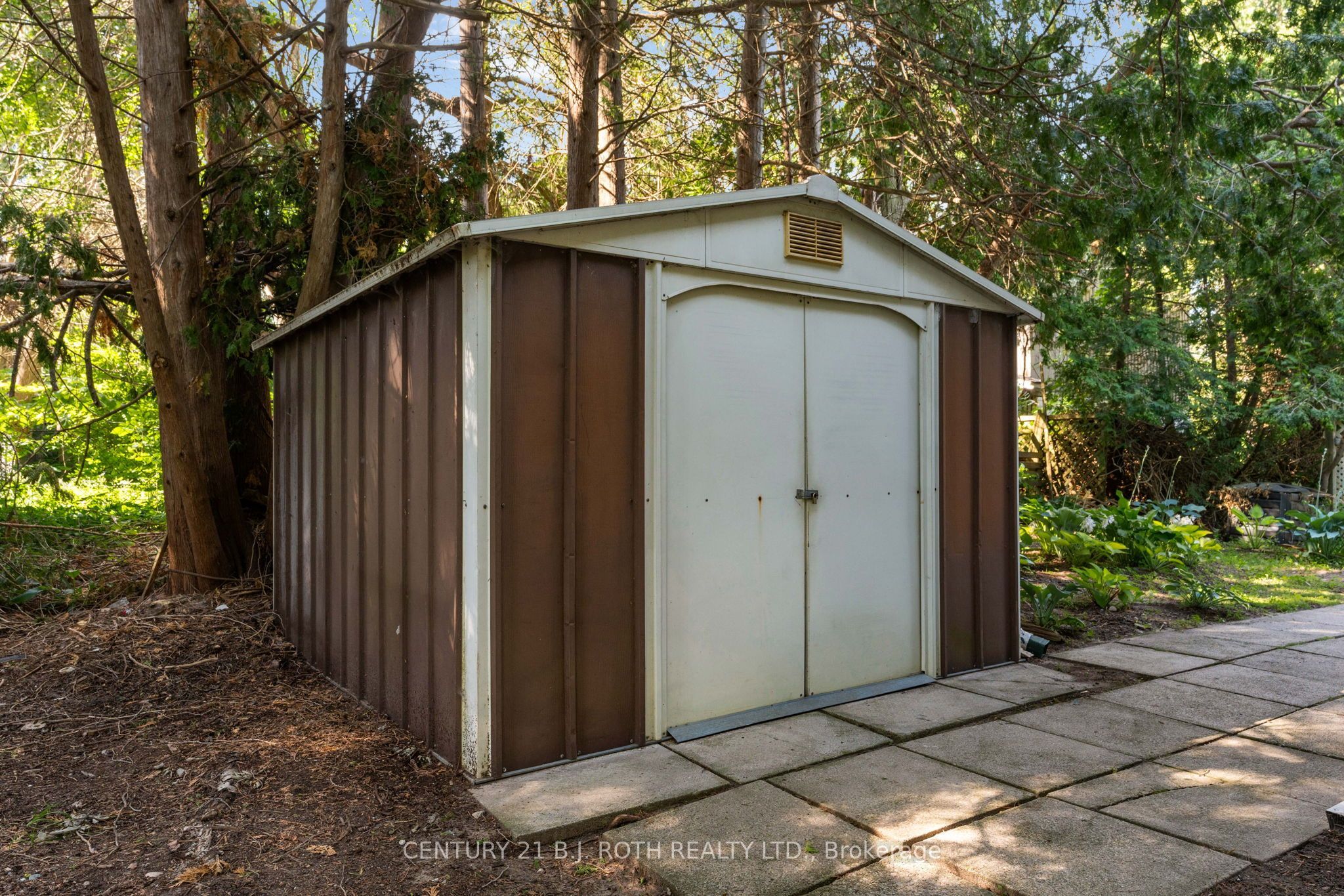957 7th Line Property Photo 36