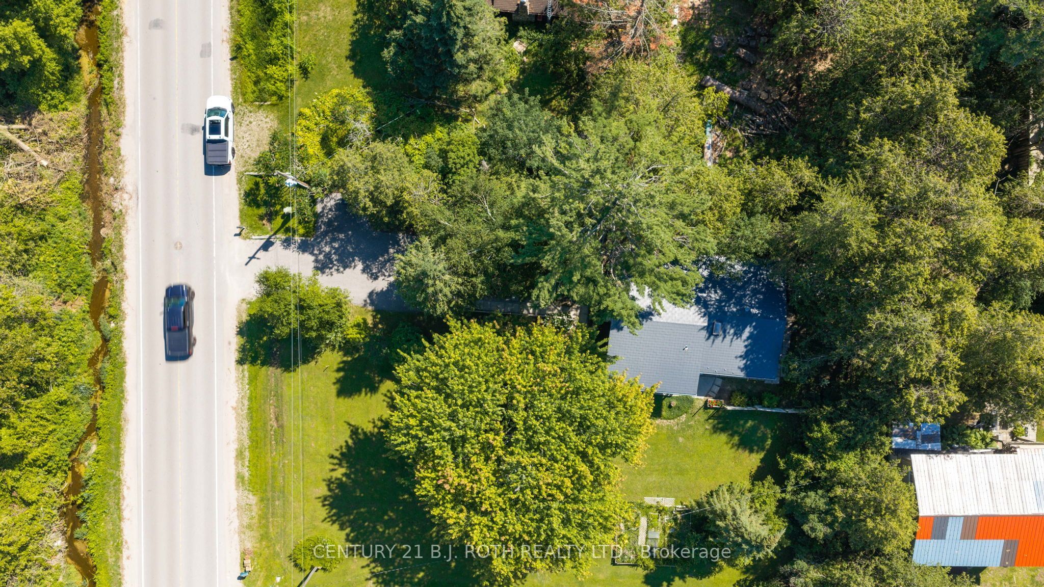 957 7th Line Property Photo 37