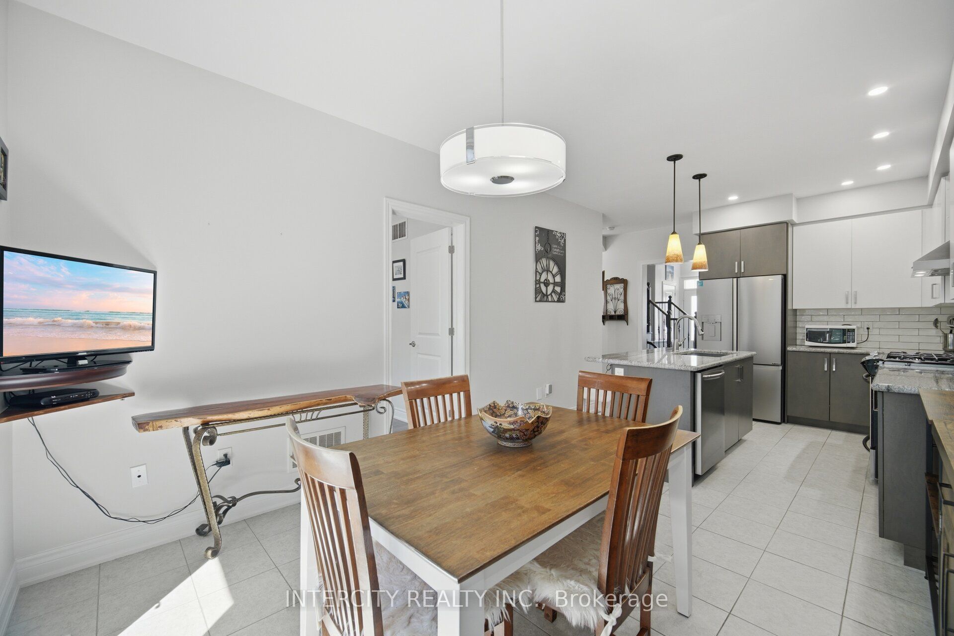 4 Petersen Place Property Photo 19