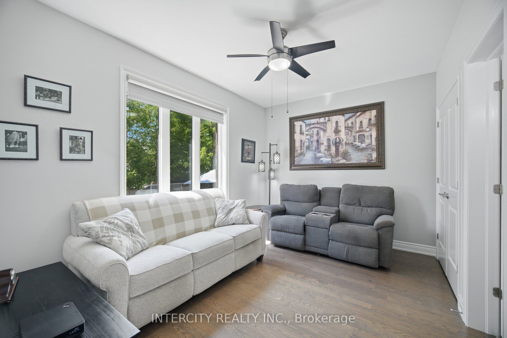 4 Petersen Place Property Photo 20