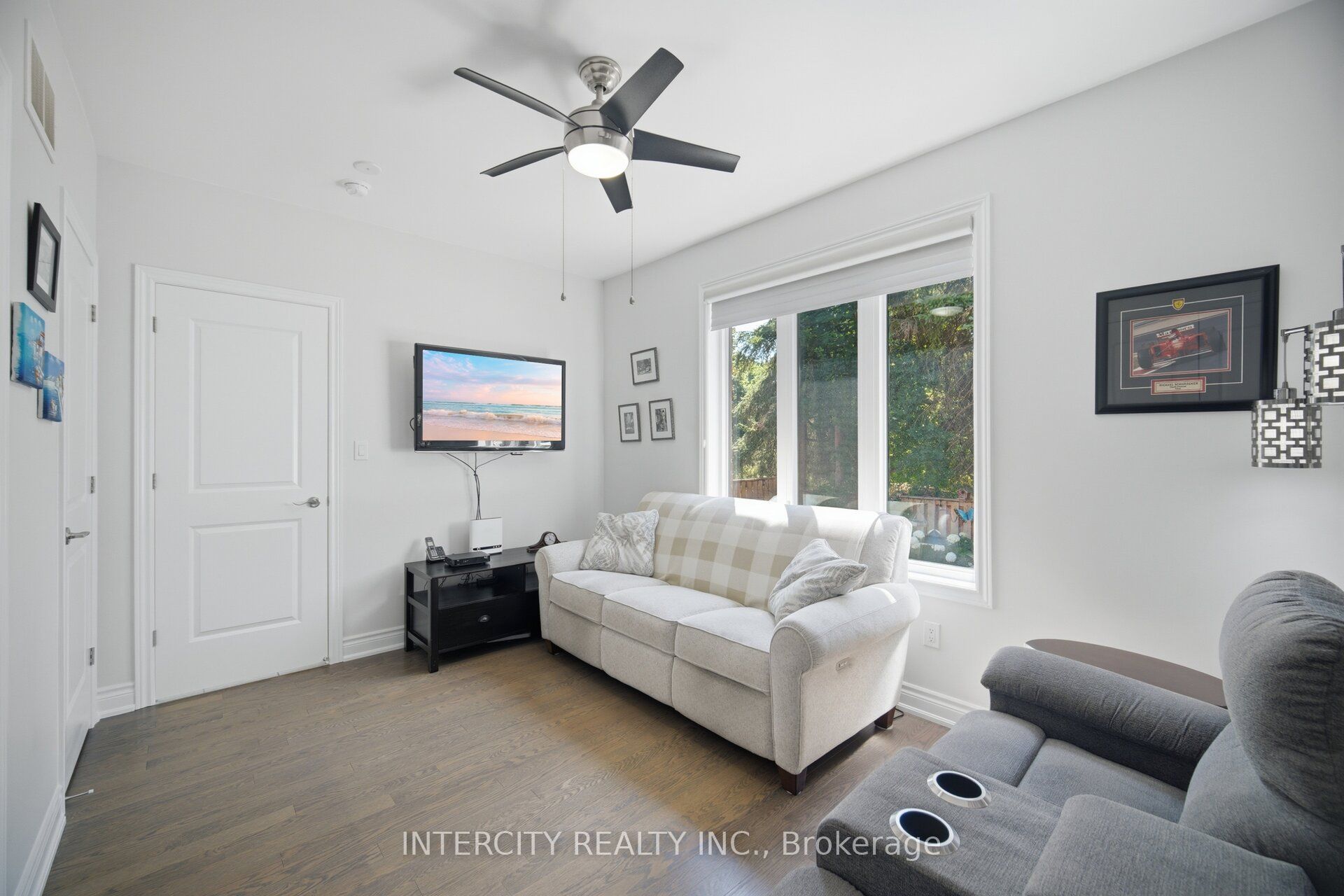4 Petersen Place Property Photo 21