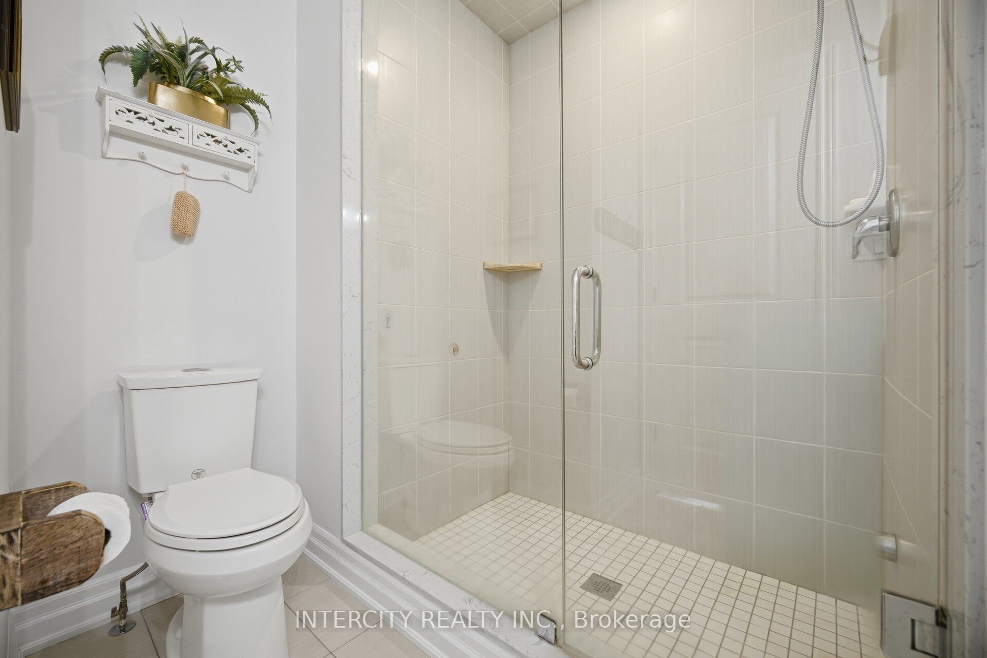 4 Petersen Place Property Photo 25