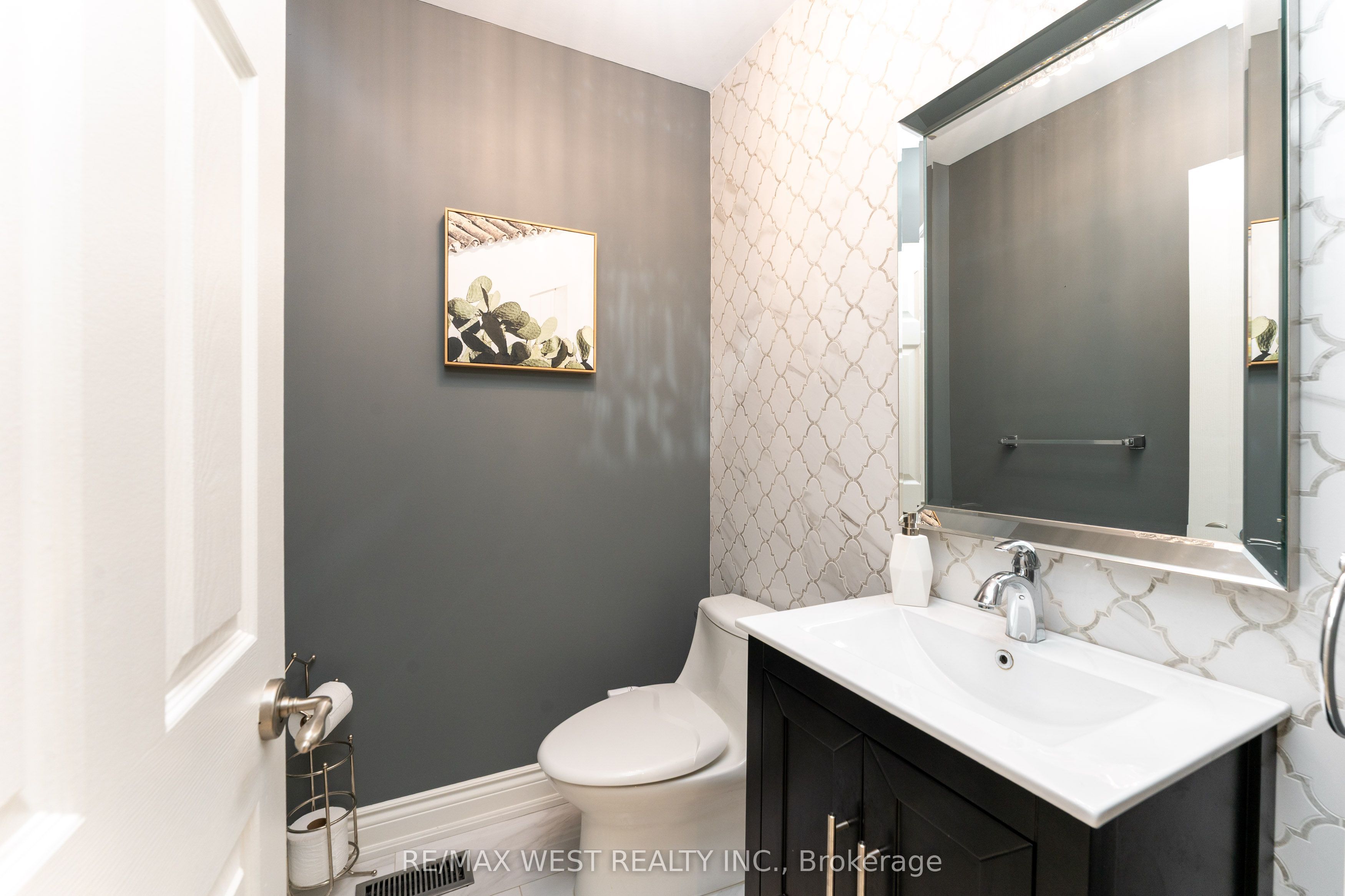 72 Alpha Court Property Photo 27