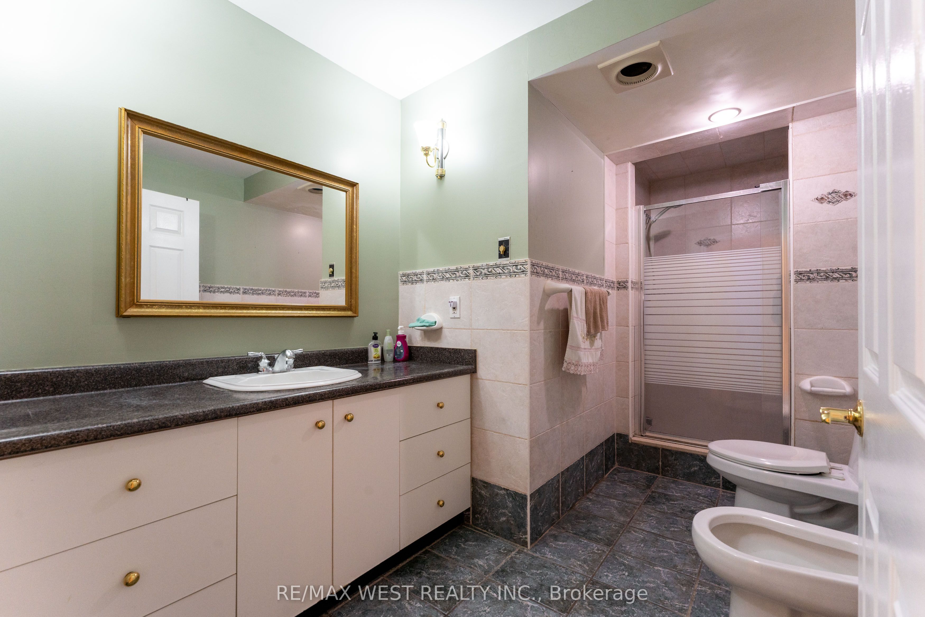 72 Alpha Court Property Photo 35