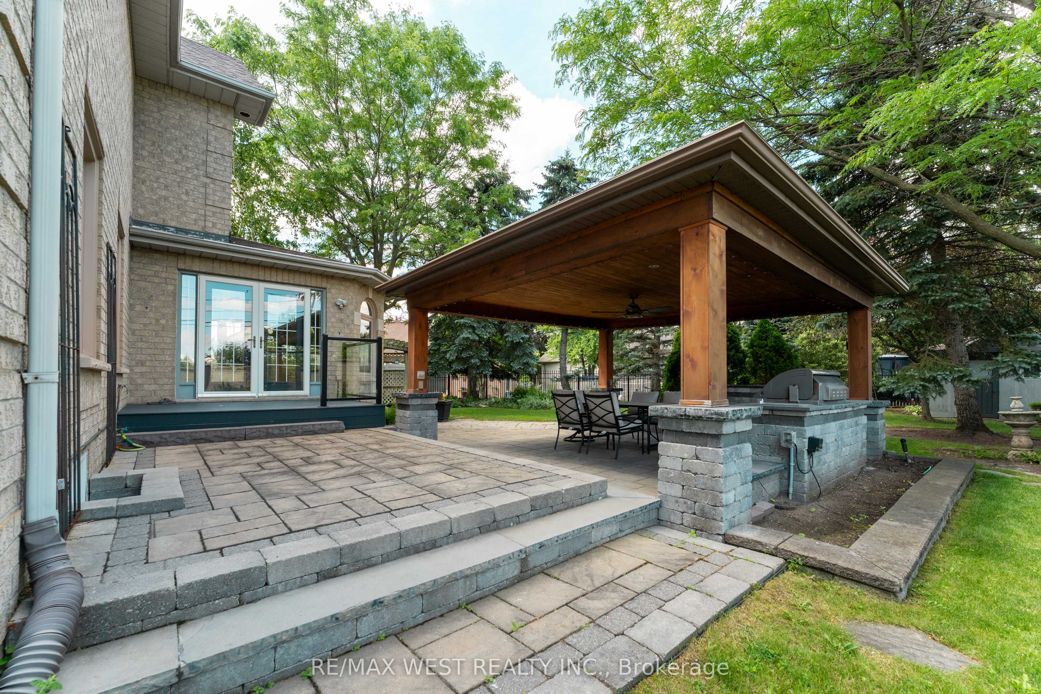 72 Alpha Court Property Photo 40
