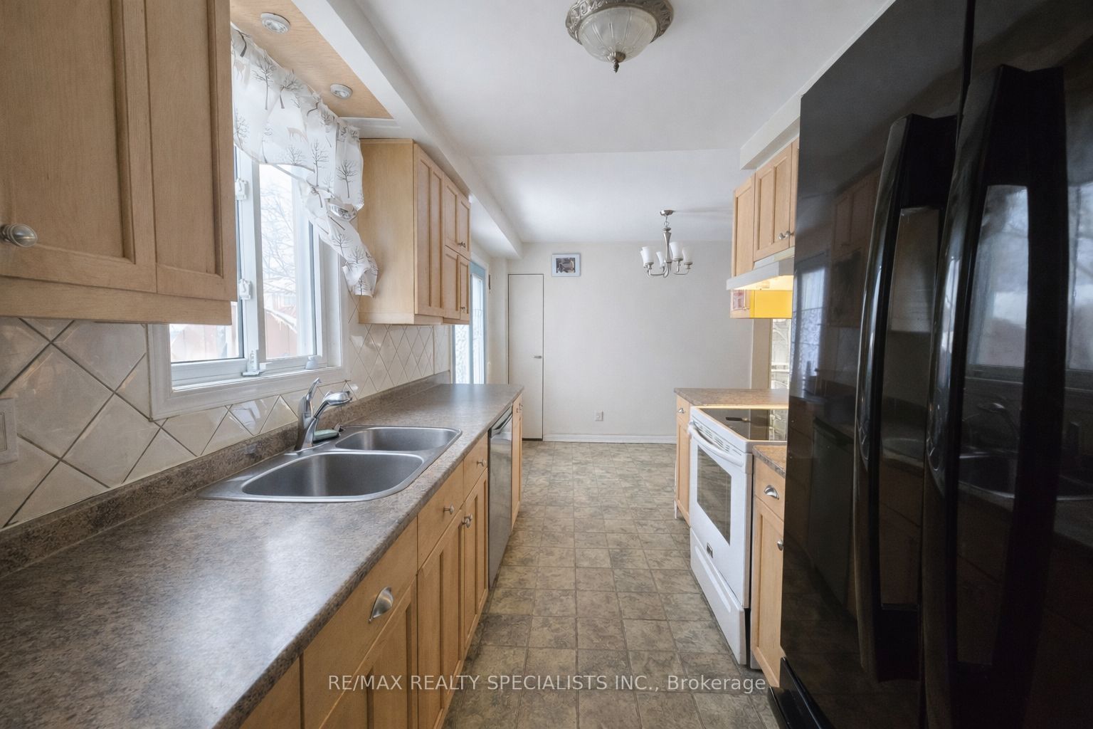 24 Stewart Avenue Property Photo 3