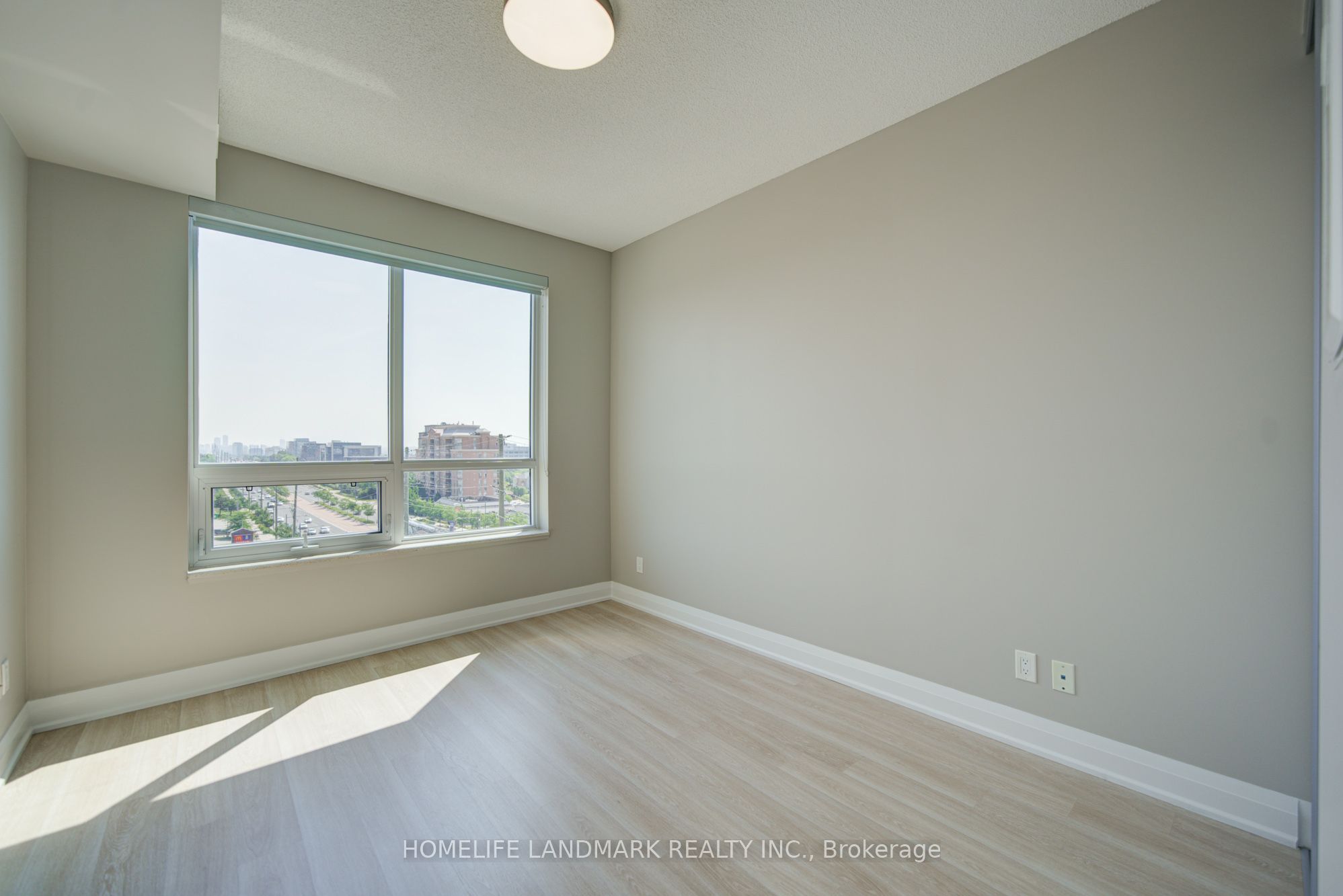 398 Highway 7 E 805 Property Photo 24