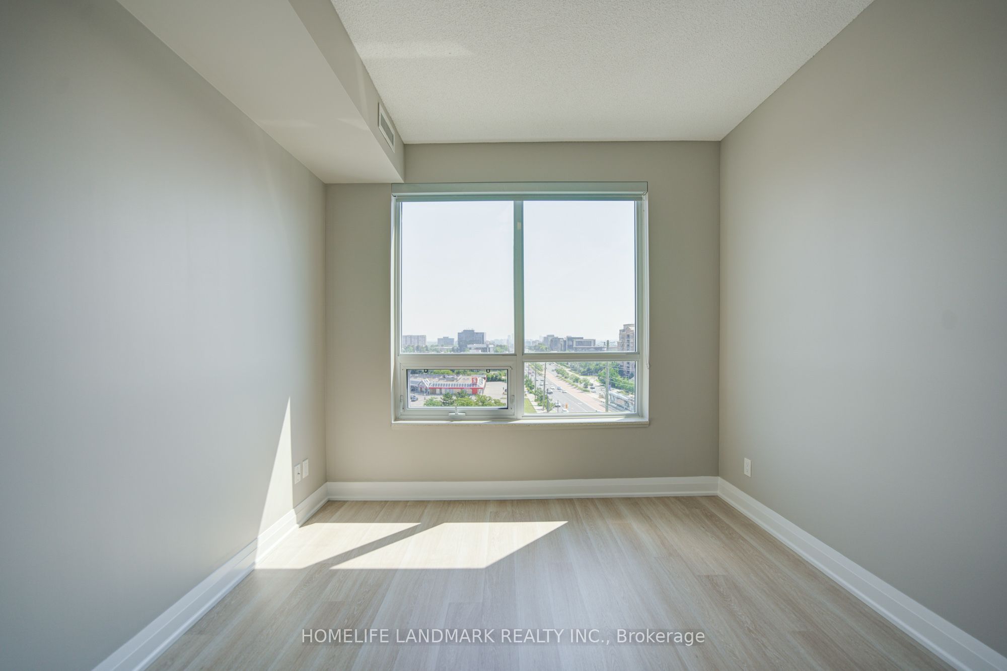 398 Highway 7 E 805 Property Photo 26