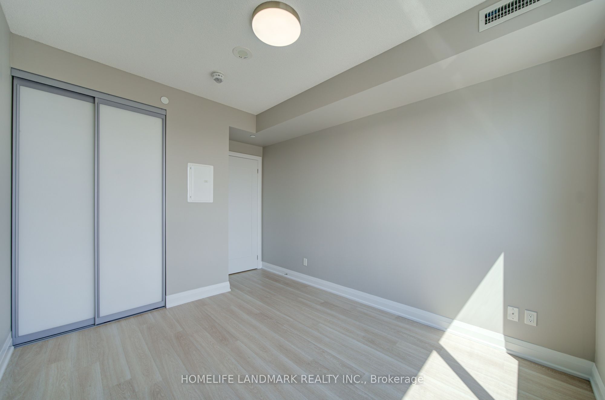 398 Highway 7 E 805 Property Photo 28