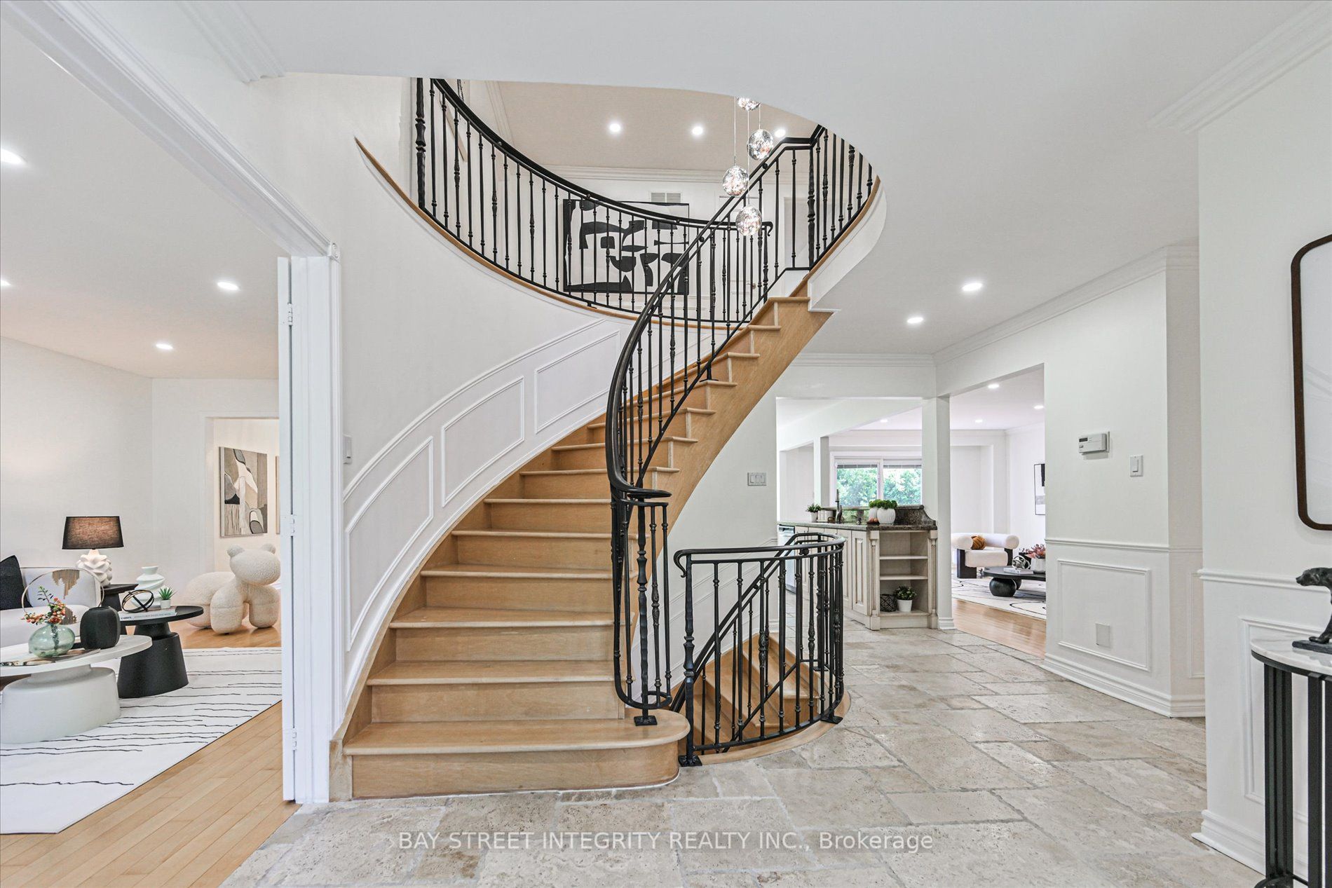 151 Old Surrey Lane Property Photo 4