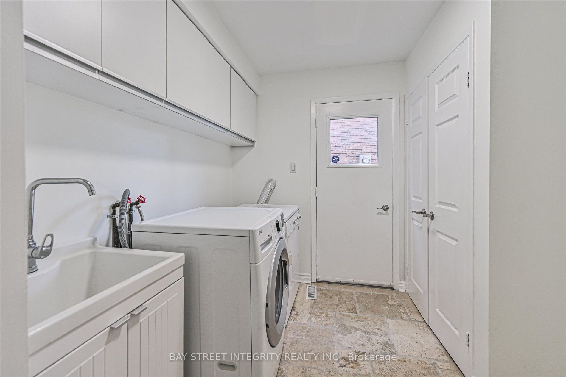151 Old Surrey Lane Property Photo 19