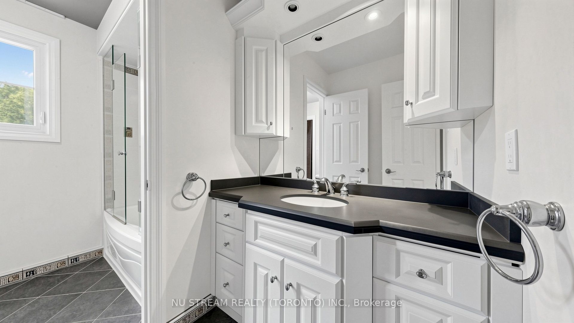 20 Blackforest Drive Property Photo 20
