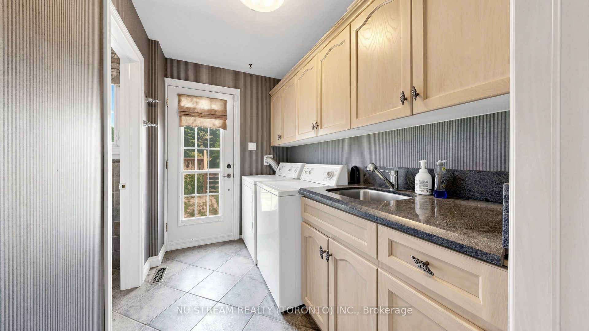 20 Blackforest Drive Property Photo 24