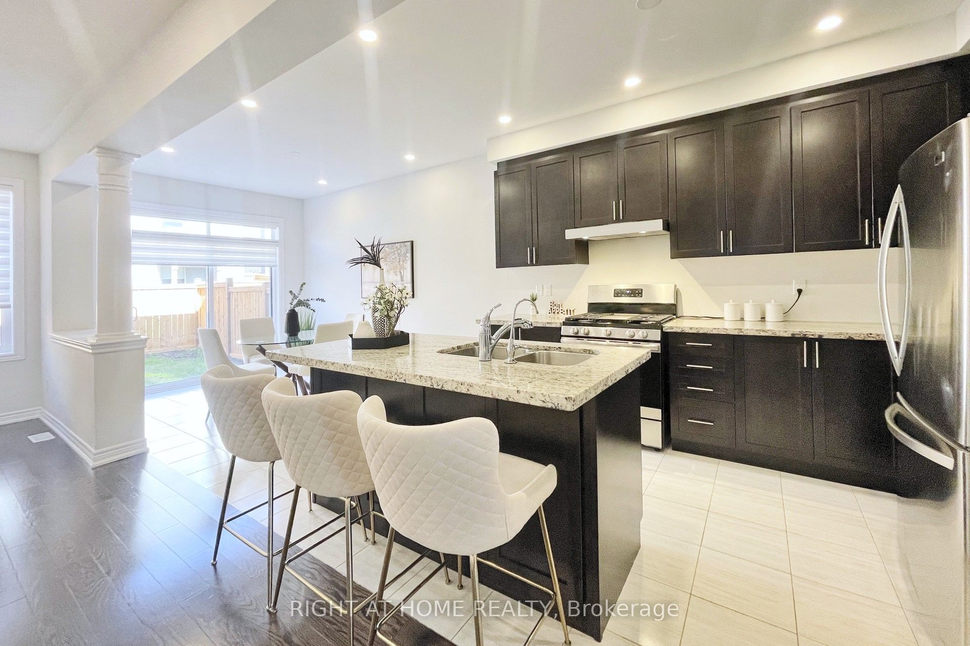 60 Falconridge Terrace Property Photo 8