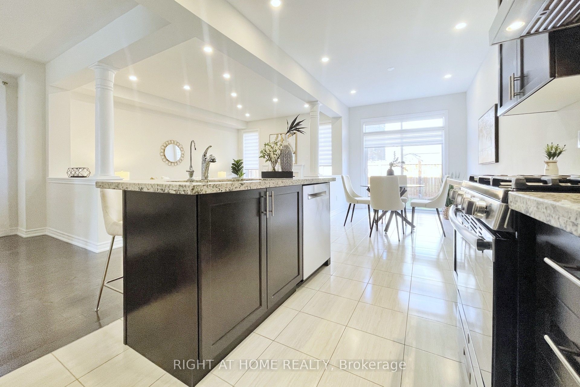 60 Falconridge Terrace Property Photo 10