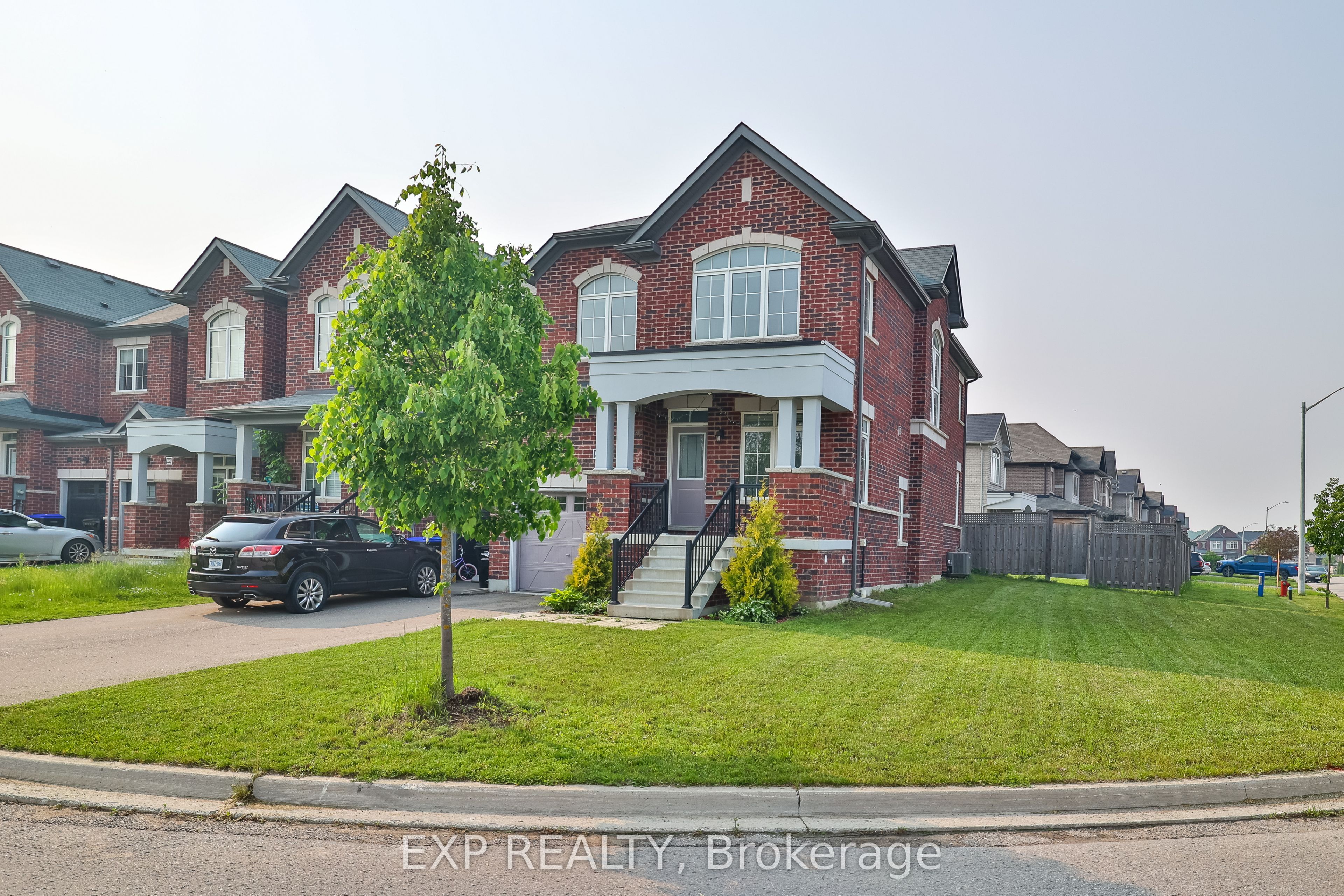 1487 Farrow Cres Crescent Property Photo 1