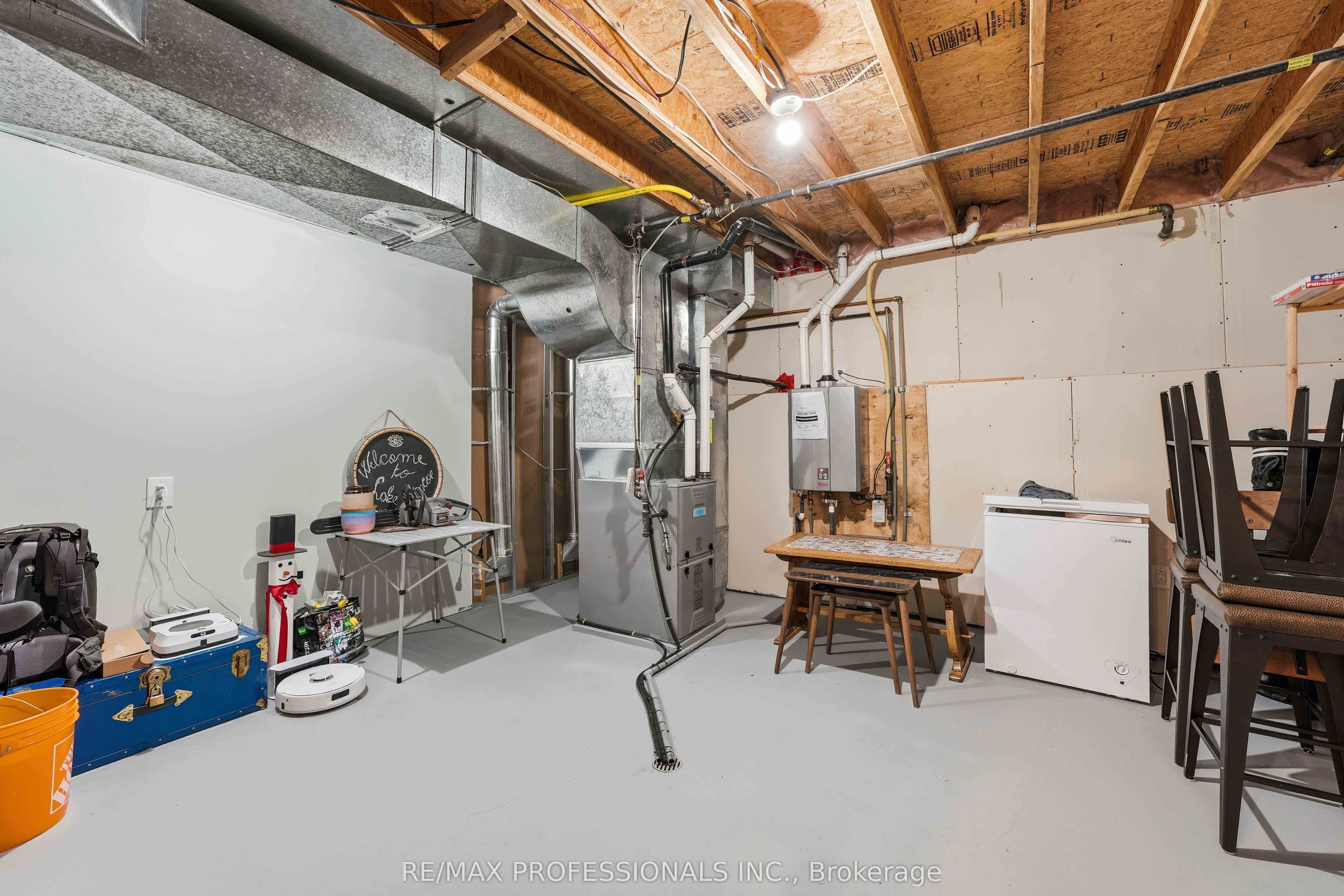101 Maple Avenue Property Photo 40