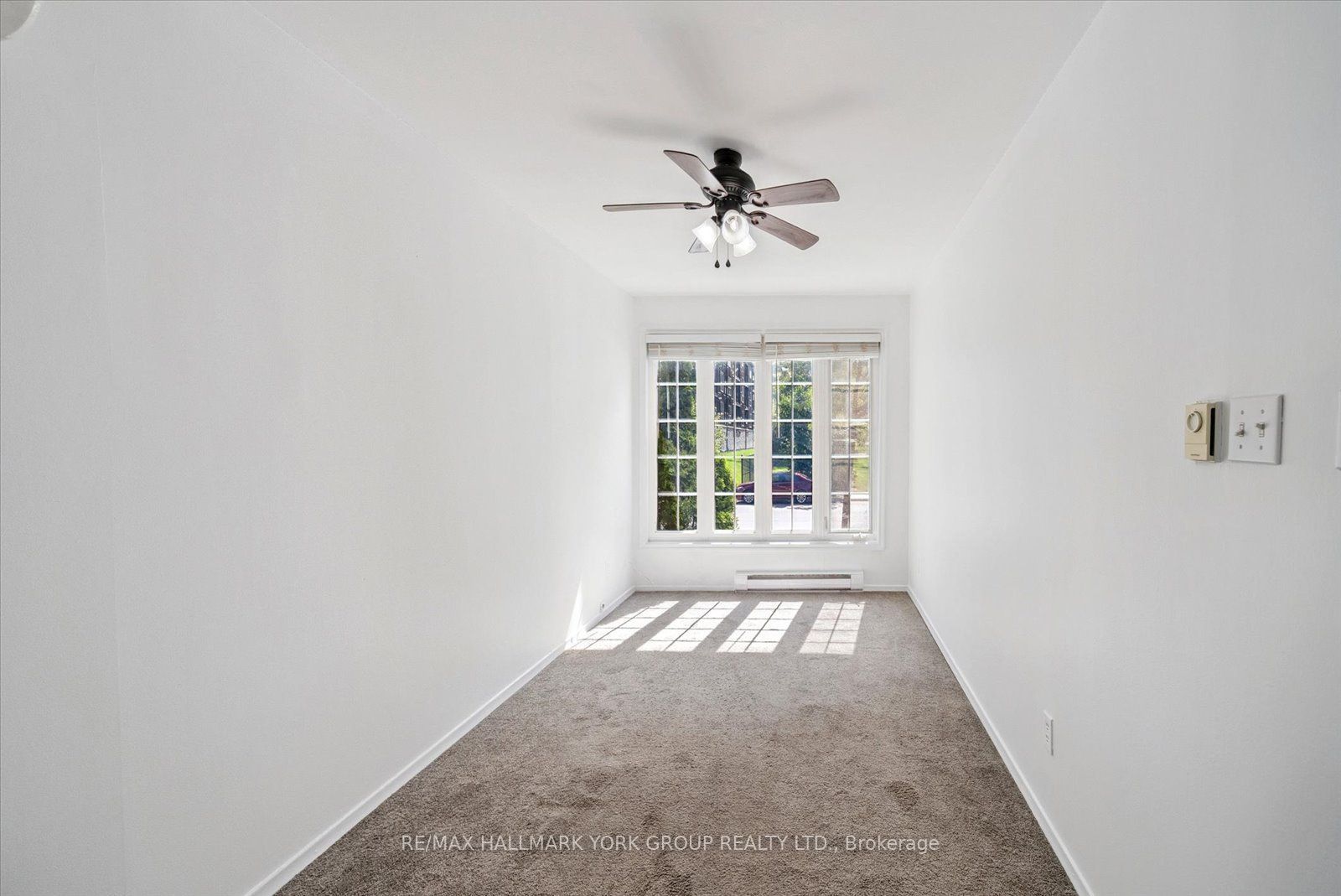 948 Lake Drive E Property Photo 13