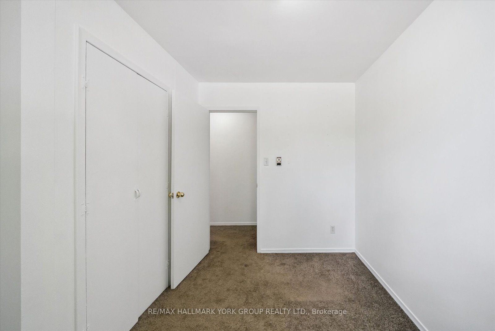948 Lake Drive E Property Photo 17