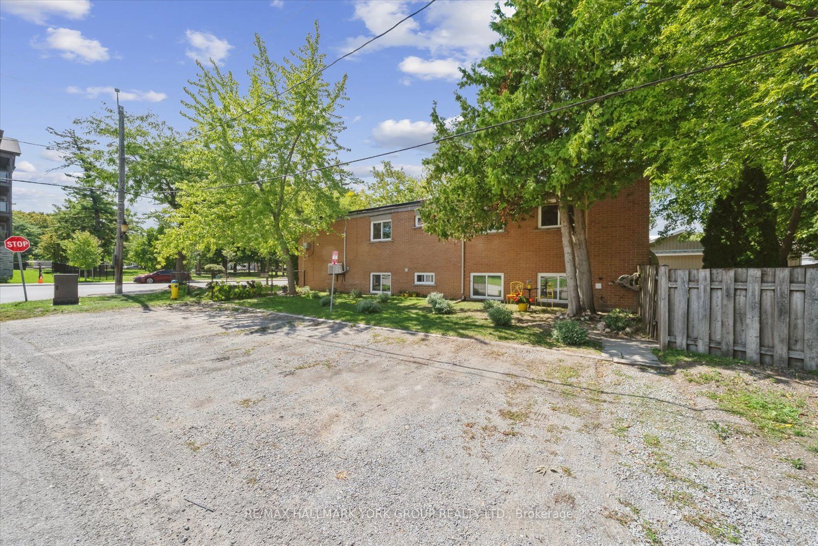 948 Lake Drive E Property Photo 28